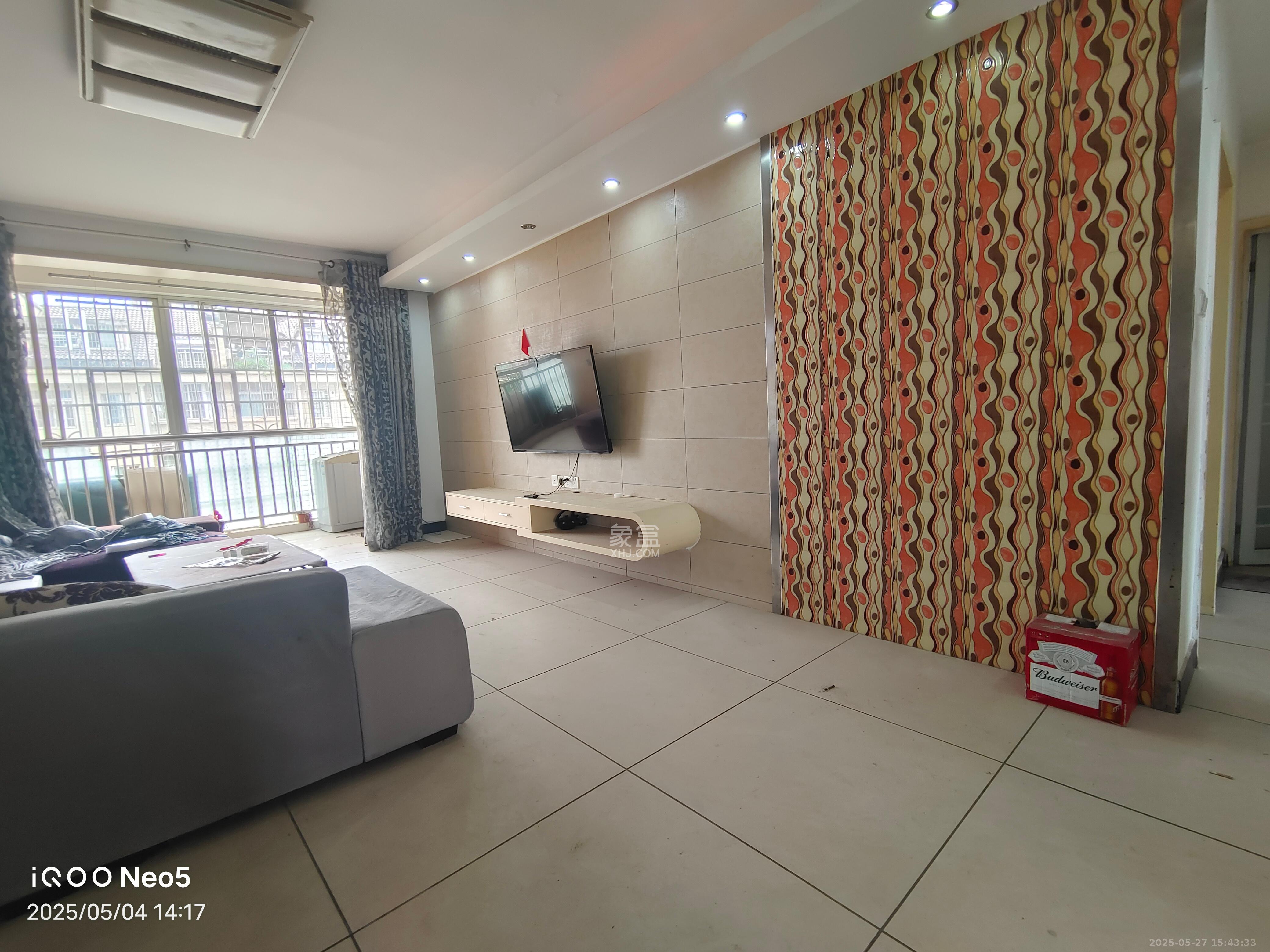 鄱阳小区  3室2厅2卫    2000.0元/月室内图