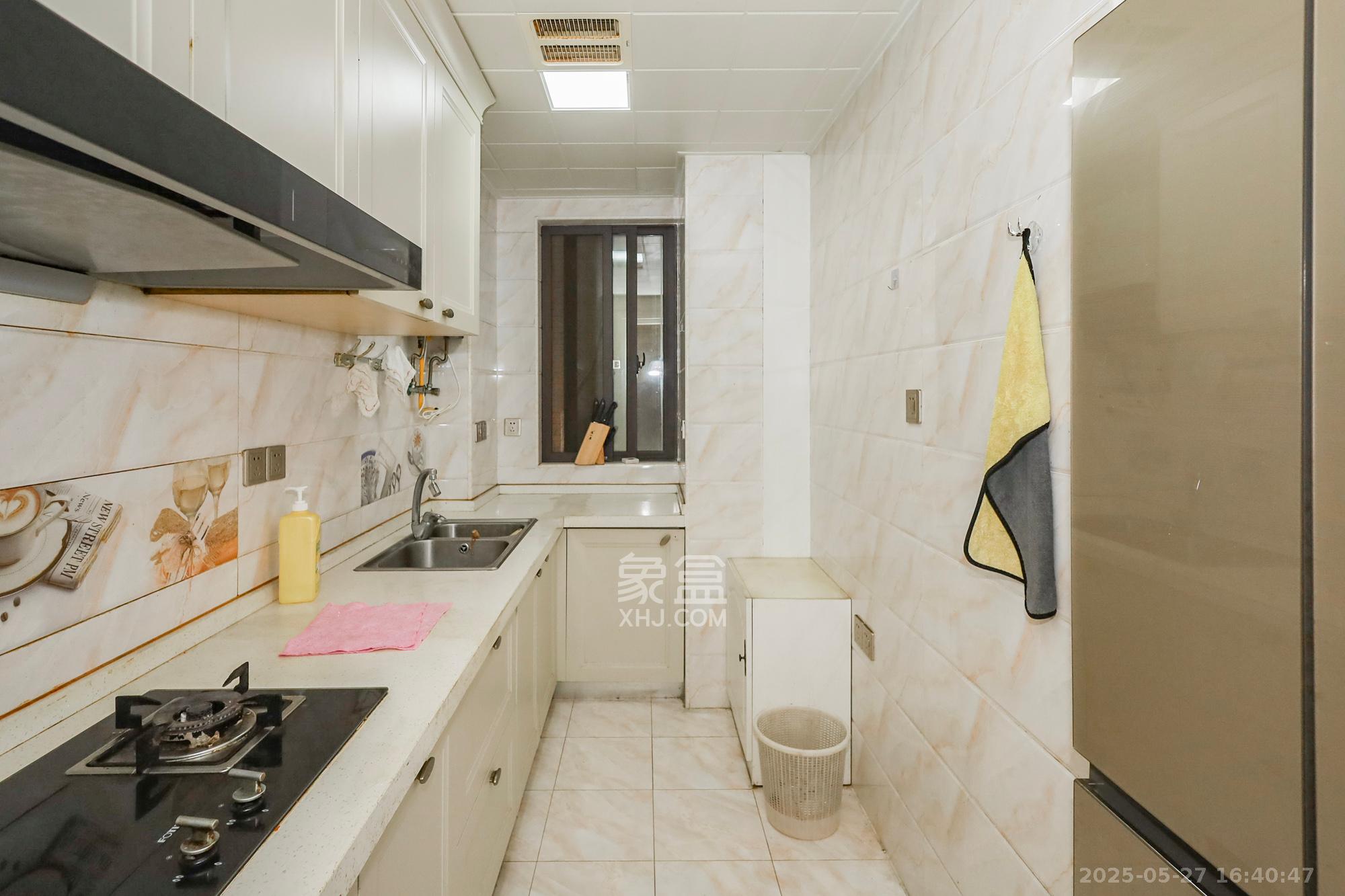 钰龙天下二期(钰龙佳园)  3室2厅2卫    235.0万 钰龙天下二期(钰龙佳园)  3室2厅2卫    235.0万厨房