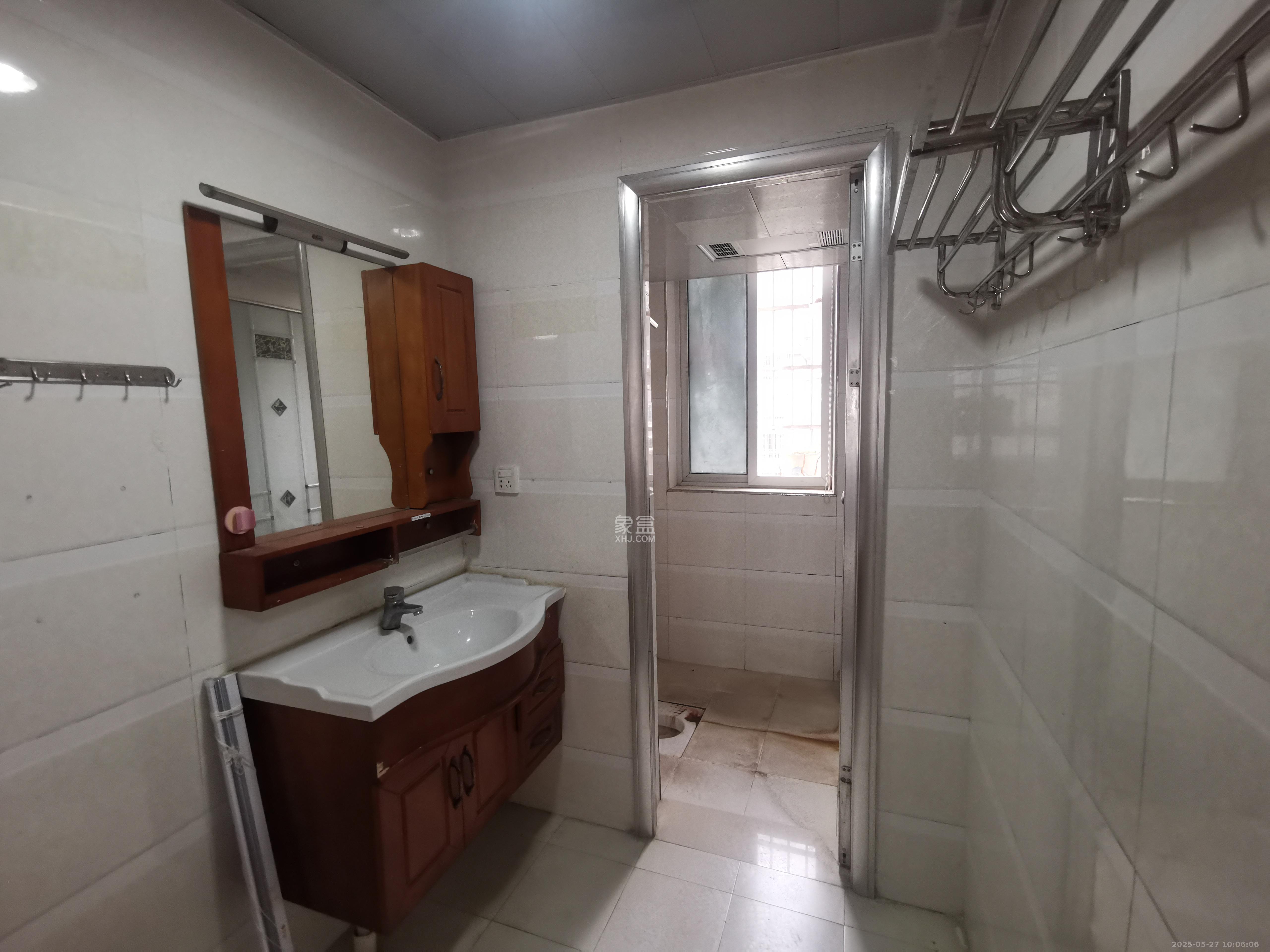 泰禹家园(彩云之翼家园一期、二期、三期) 3室2厅1卫 2000.0元/月 泰禹家园(彩云之翼家园一期、二期、三期) 3室2厅1卫 2000.0元/月室内图