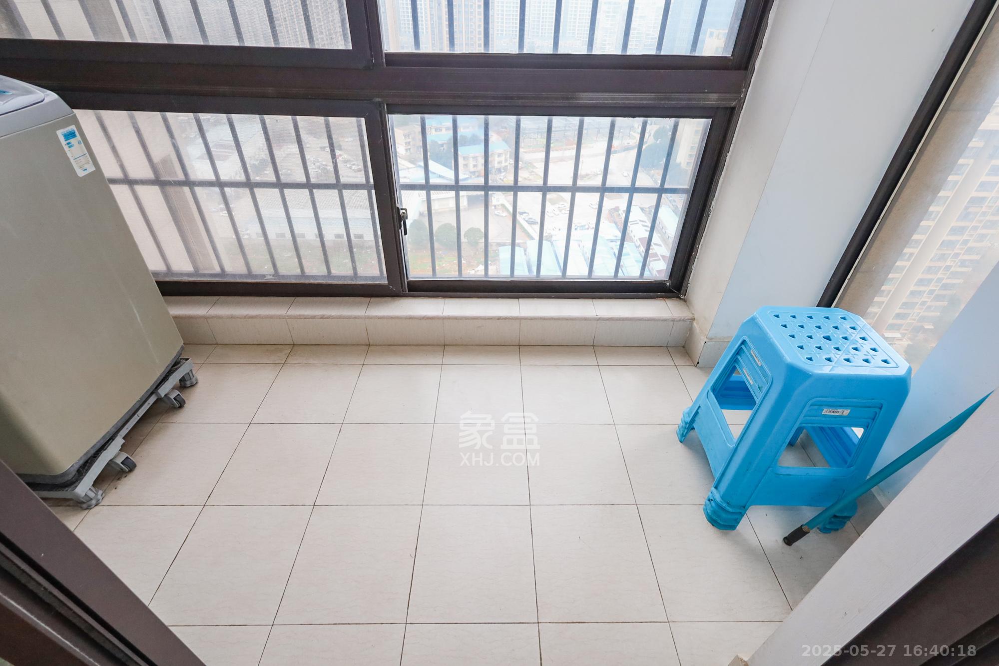 阳光丽城一期 4室2厅1卫 155.0万 阳光丽城一期 4室2厅1卫 155.0万阳台