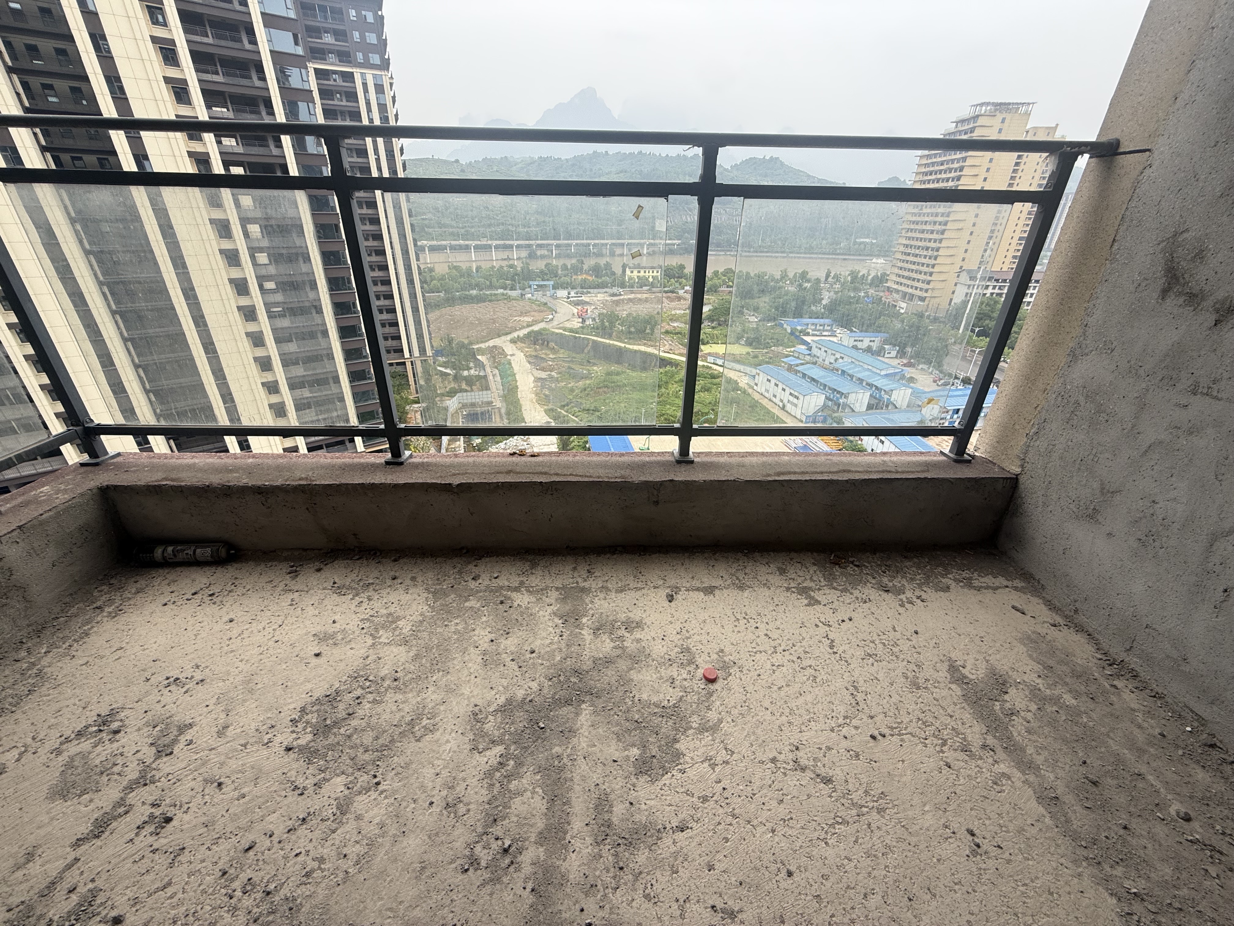 中天鹭鸶湾龙庭二期  3室2厅2卫    58.8万 中天鹭鸶湾龙庭二期  3室2厅2卫    58.8万客厅