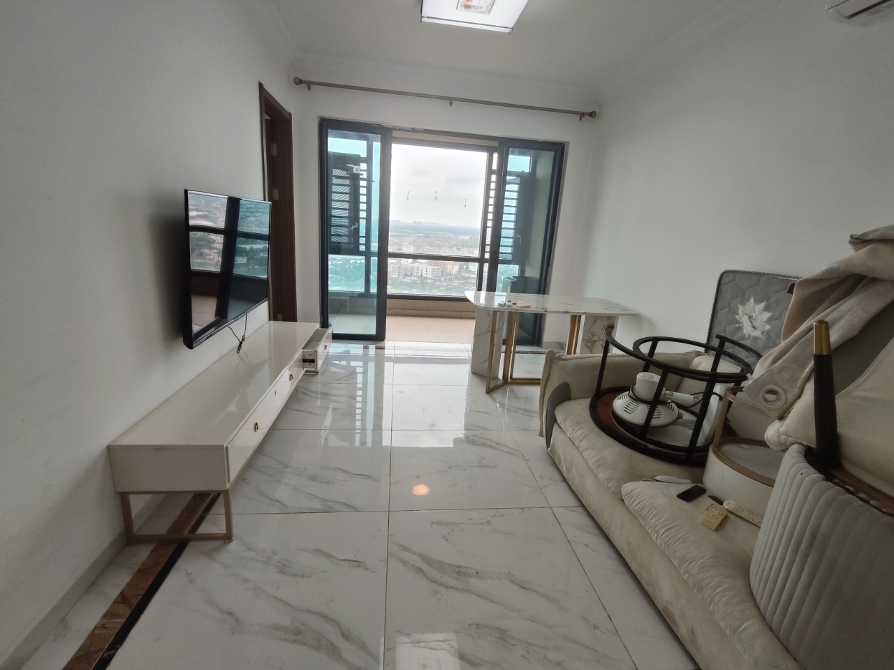 碧桂园一、二期(中央首府)  2室2厅1卫    128.0万 碧桂园一、二期(中央首府)  2室2厅1卫    128.0万室内图