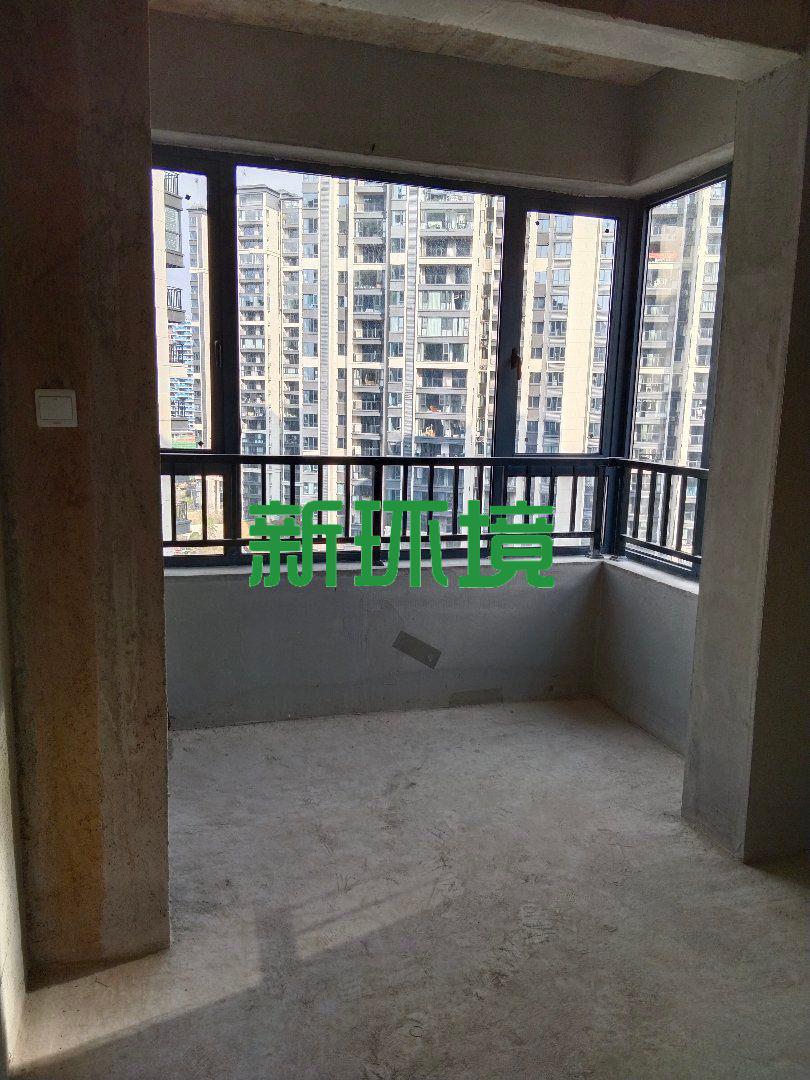 中建凤栖台  4室2厅2卫   71.80万客厅