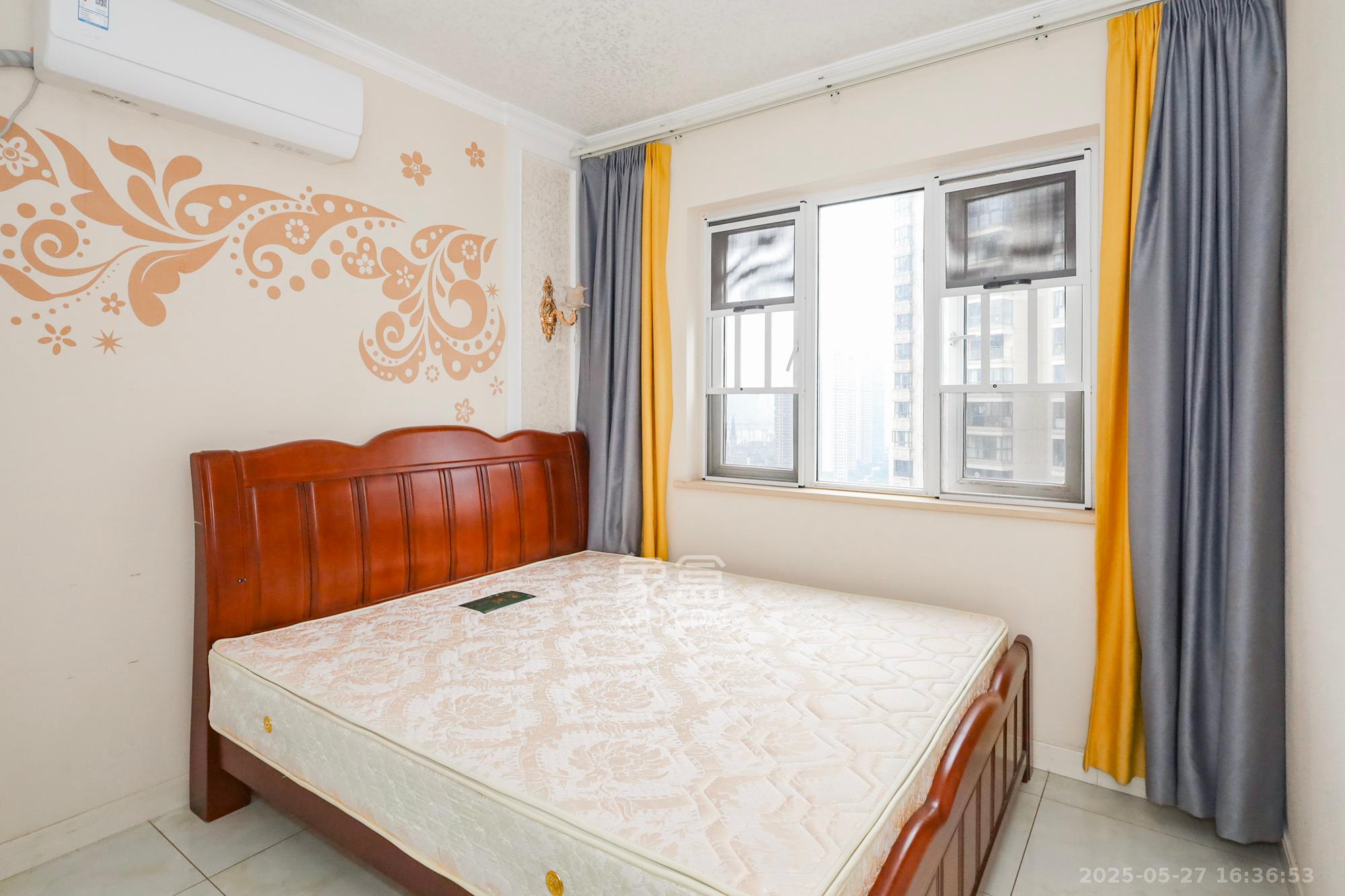 当代滨江MOMA  1室0厅0卫    118.0万卧室