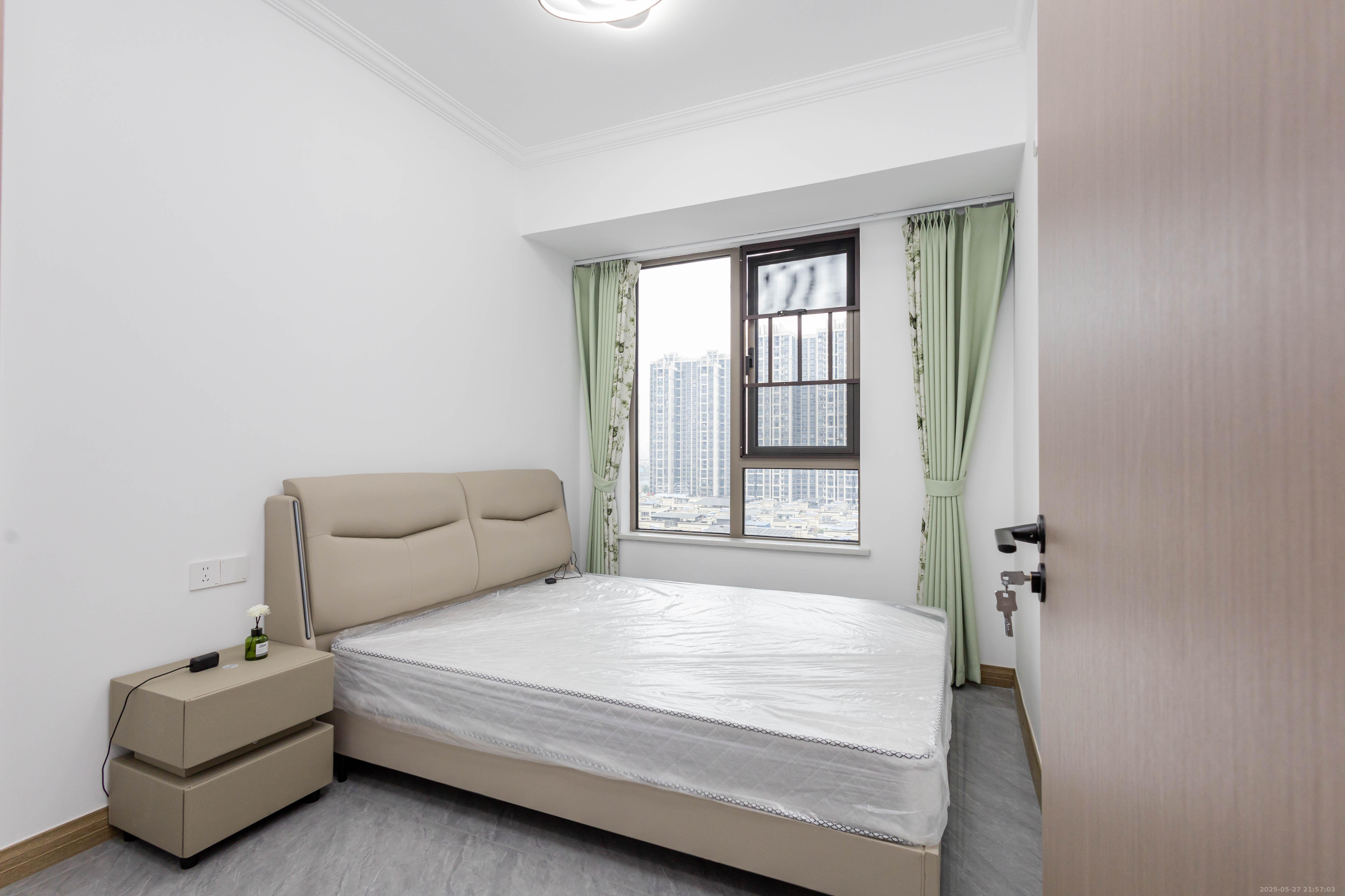 北控浩瀚 4室2厅2卫 98.0万 北控浩瀚 4室2厅2卫 98.0万卧室