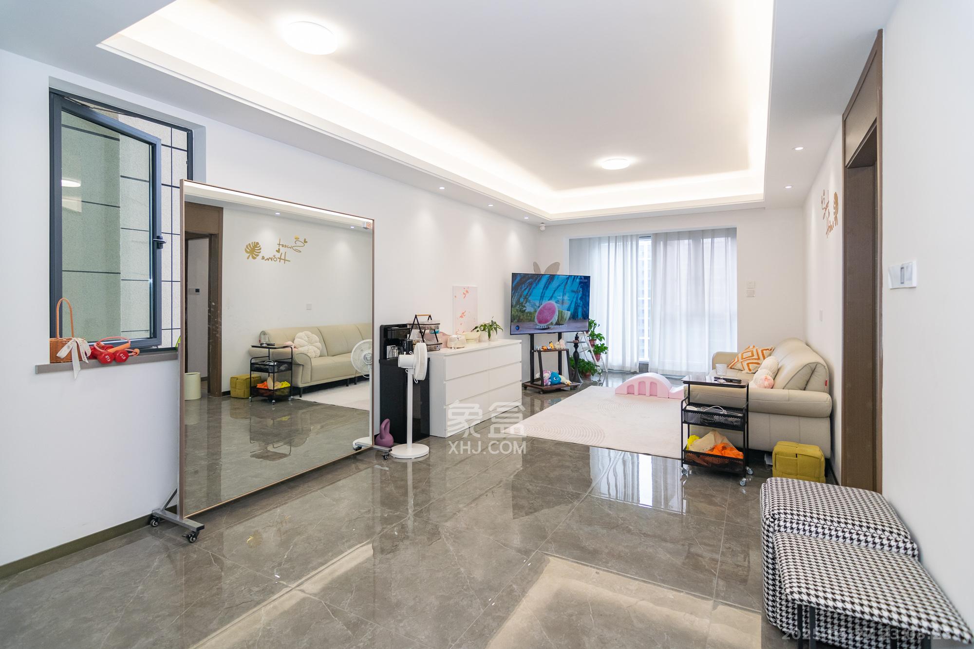 中交凤鸣九章 3室2厅2卫 105.0万 中交凤鸣九章 3室2厅2卫 105.0万客厅