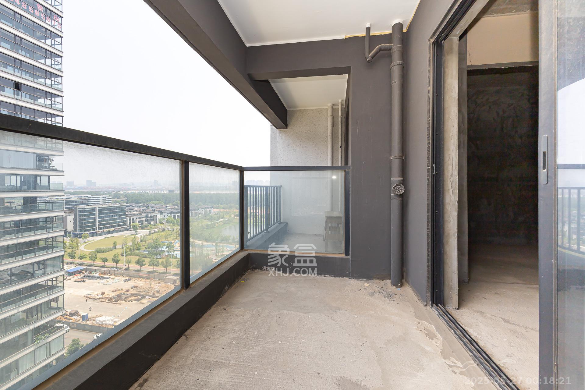 越秀湘江星汇城一期  4室2厅2卫    199.0万 越秀湘江星汇城一期  4室2厅2卫    199.0万阳台