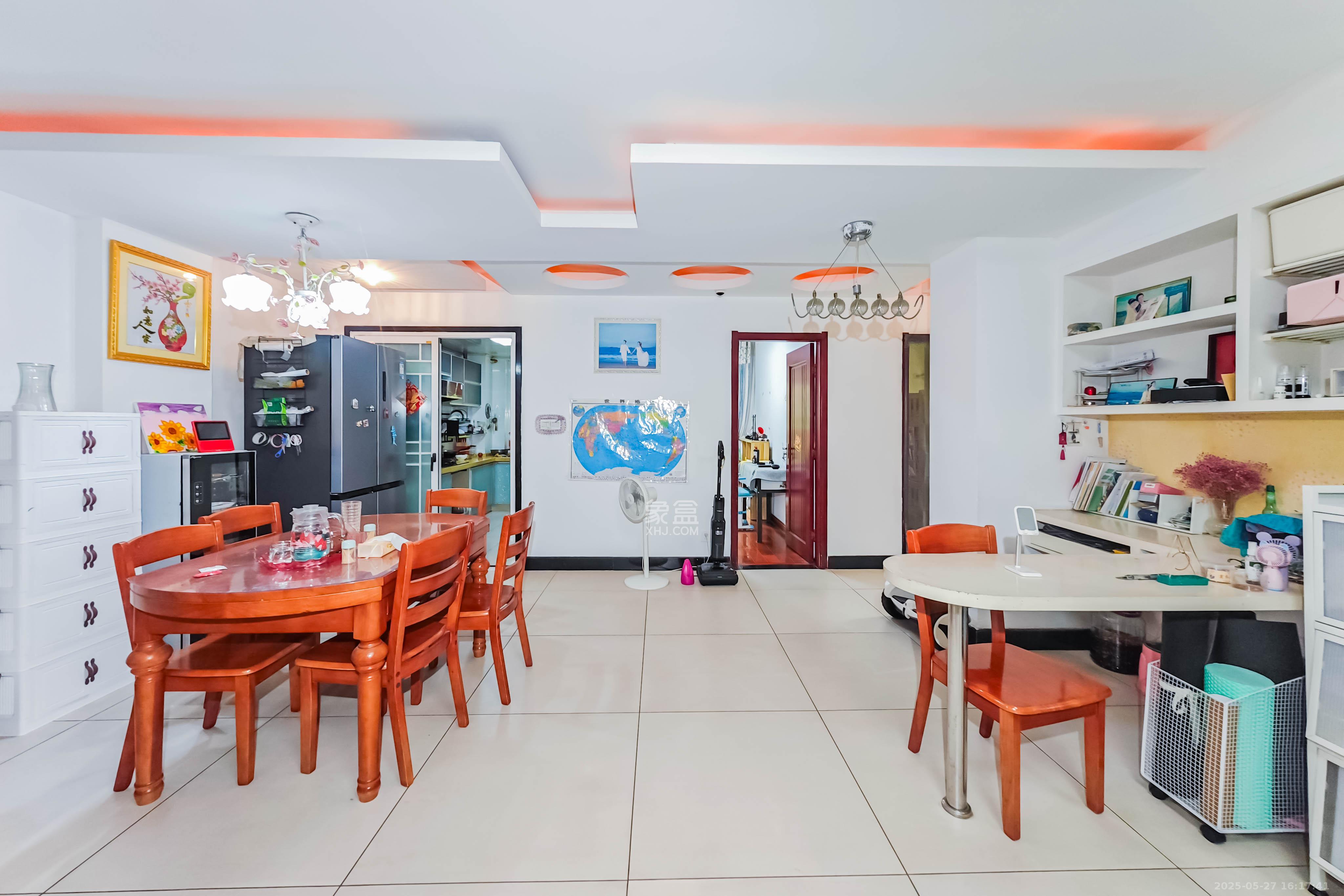 城市山水豪园(山水城市风景)  3室2厅2卫    105.0万 城市山水豪园(山水城市风景)  3室2厅2卫    105.0万客厅