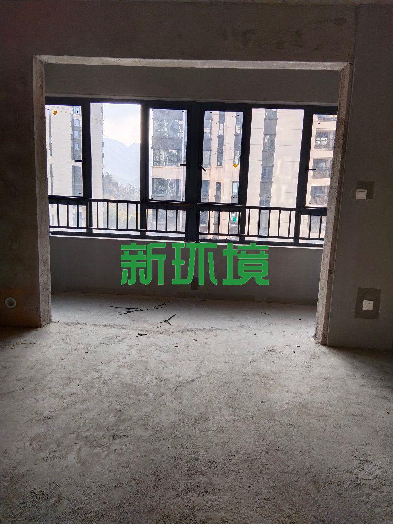 中建凤栖台  4室2厅2卫   71.80万
