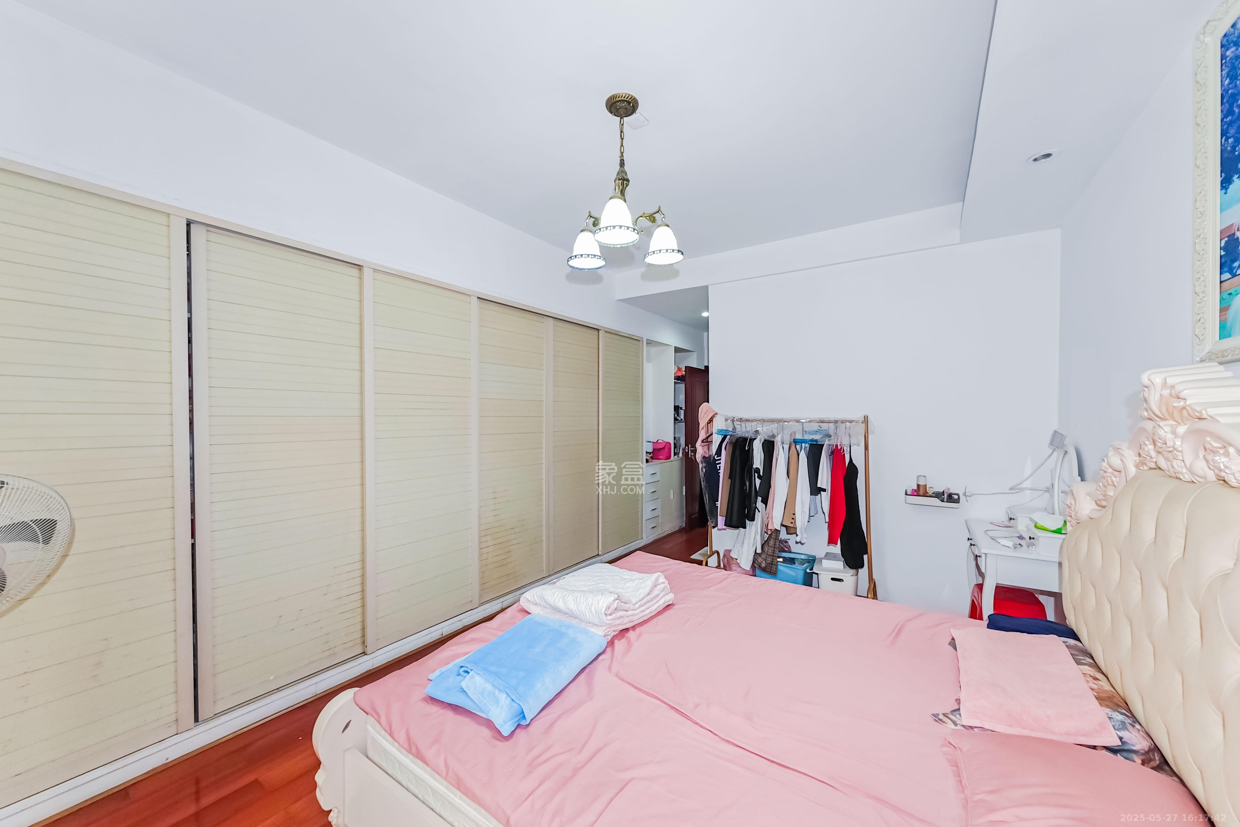 城市山水豪园(山水城市风景)  3室2厅2卫    105.0万 城市山水豪园(山水城市风景)  3室2厅2卫    105.0万卧室