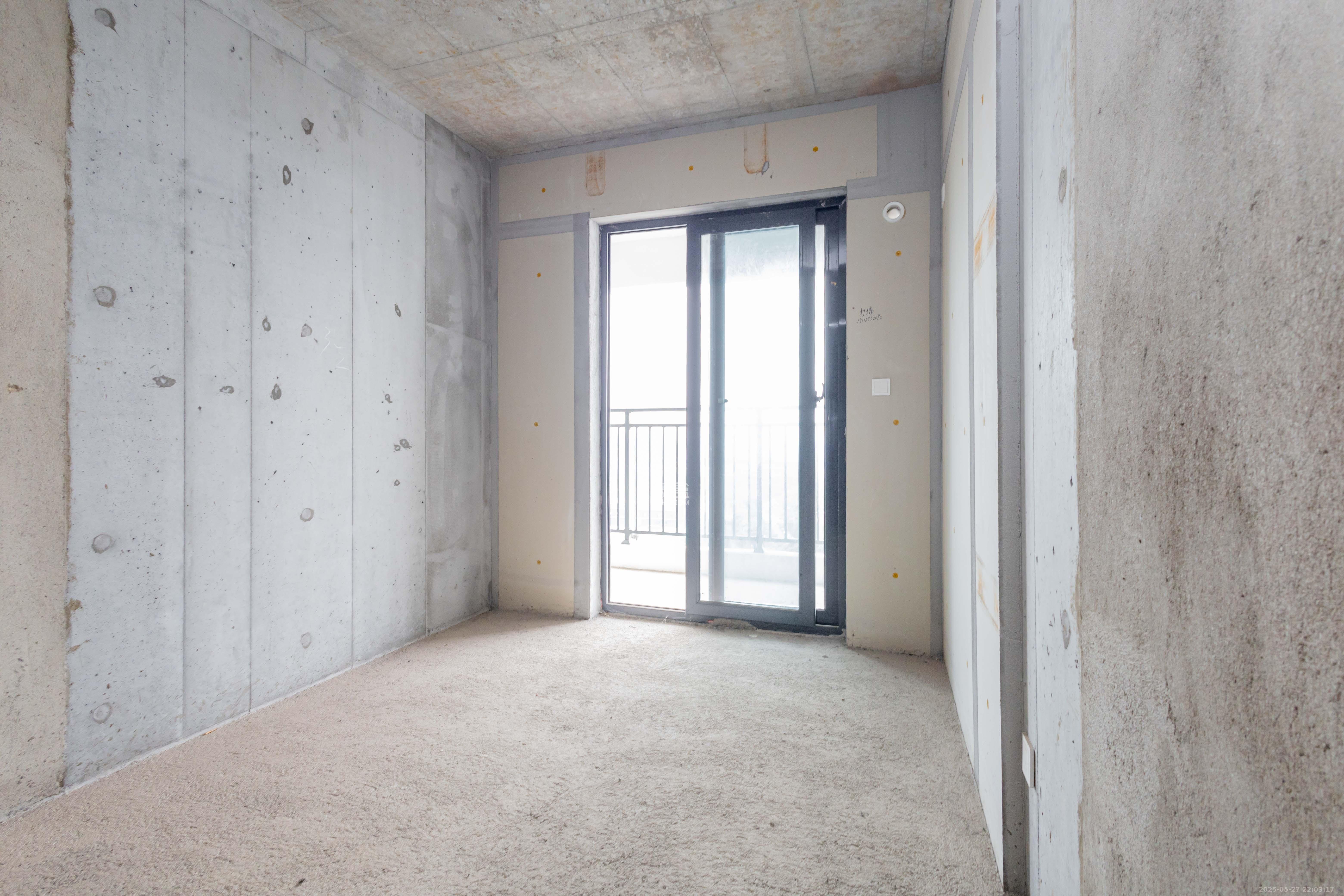 旭辉汇樾城 3室2厅2卫 82.8万 旭辉汇樾城 3室2厅2卫 82.8万卧室