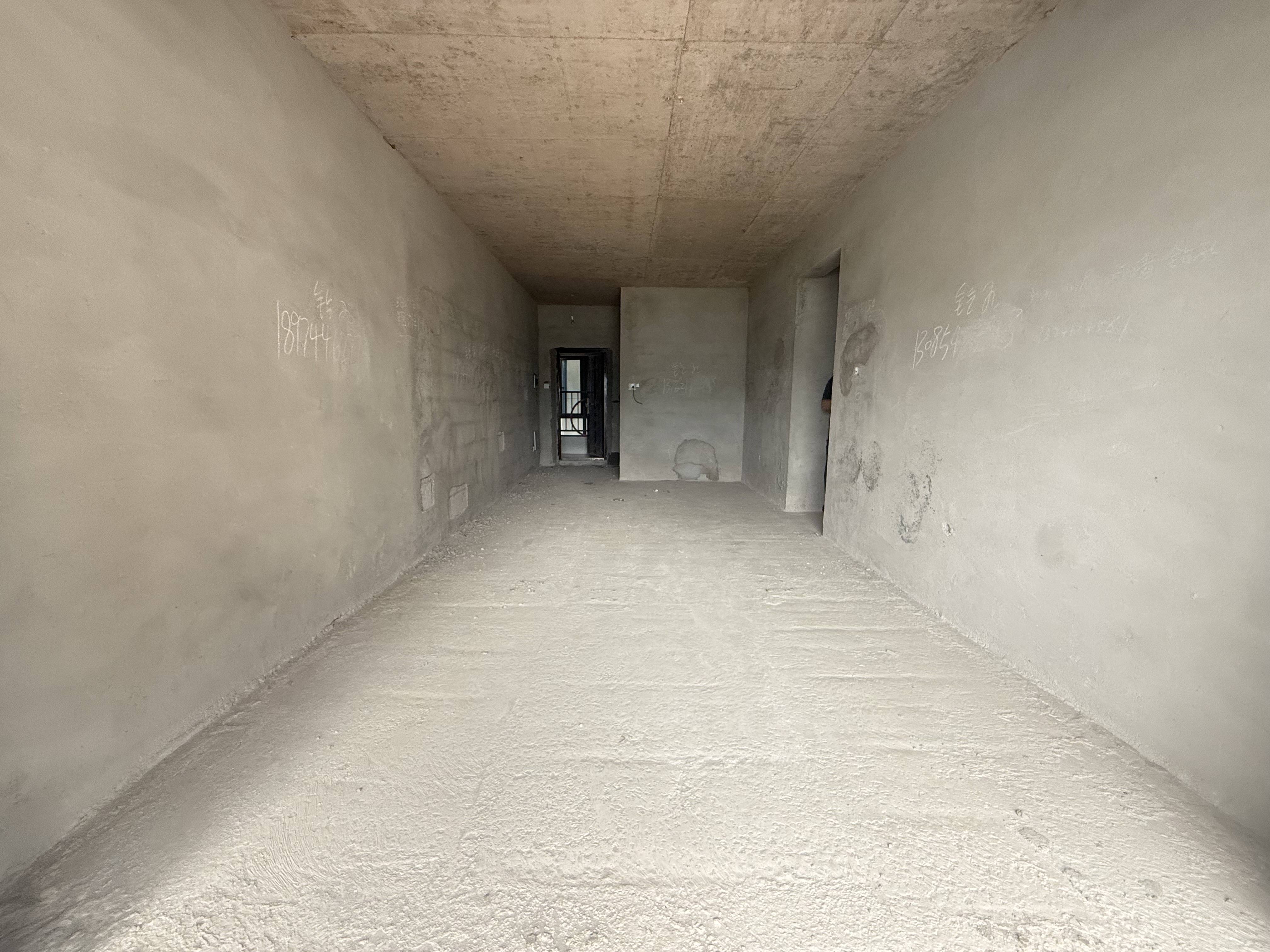 中天鹭鸶湾龙庭二期  3室2厅2卫    58.8万 中天鹭鸶湾龙庭二期  3室2厅2卫    58.8万室内图1