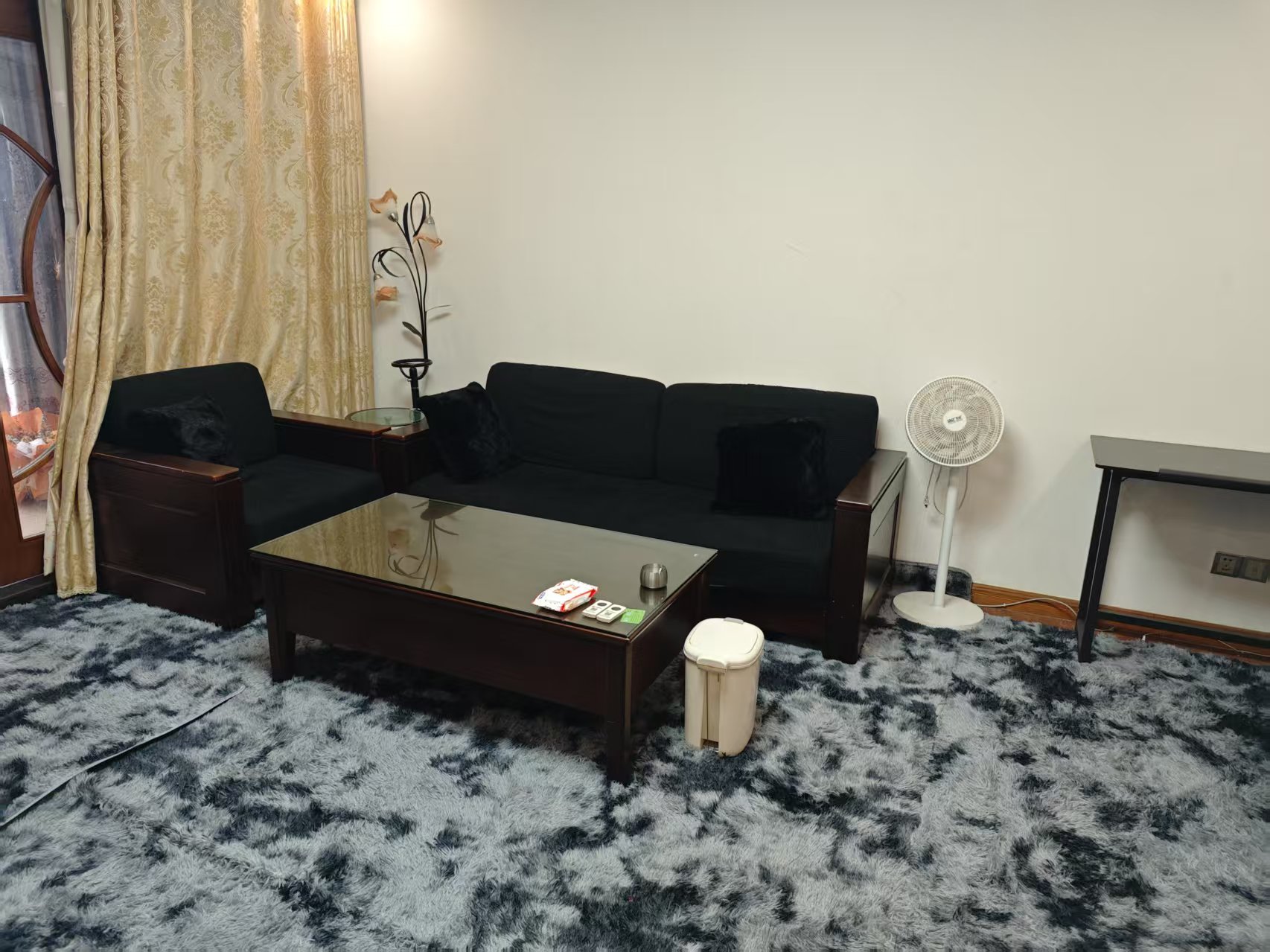 碧水阳光  1室0厅0卫   2100.00元/月室内图