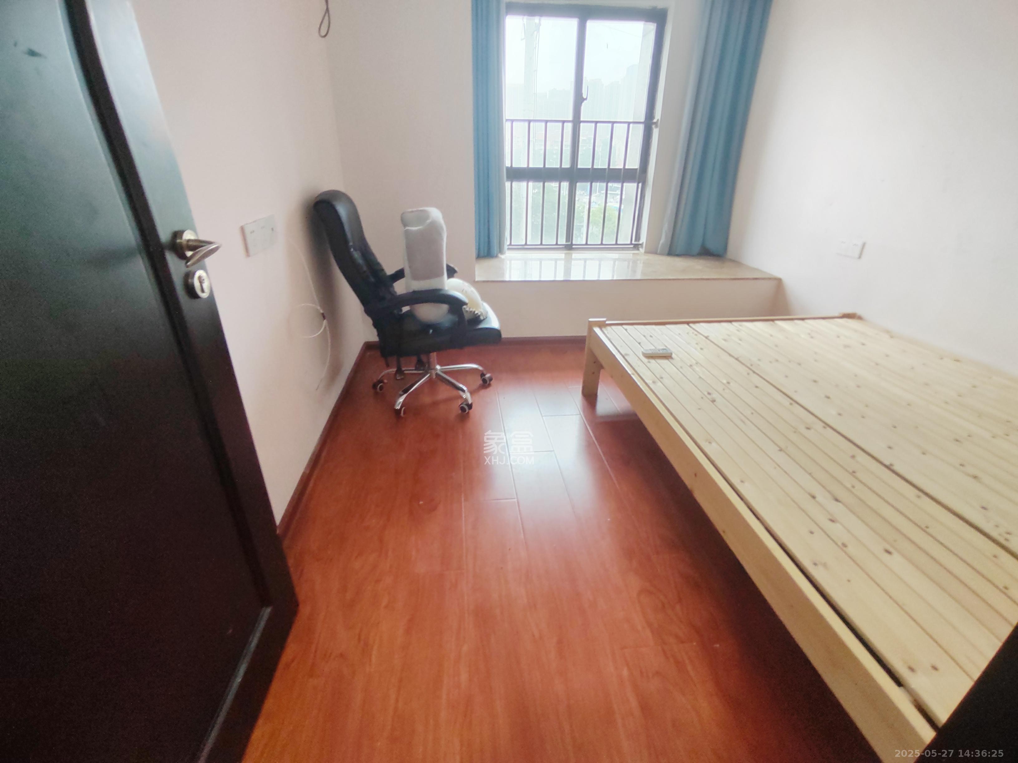 绿地中央广场  3室2厅2卫    3300.0元/月 绿地中央广场  3室2厅2卫    3300.0元/月室内图