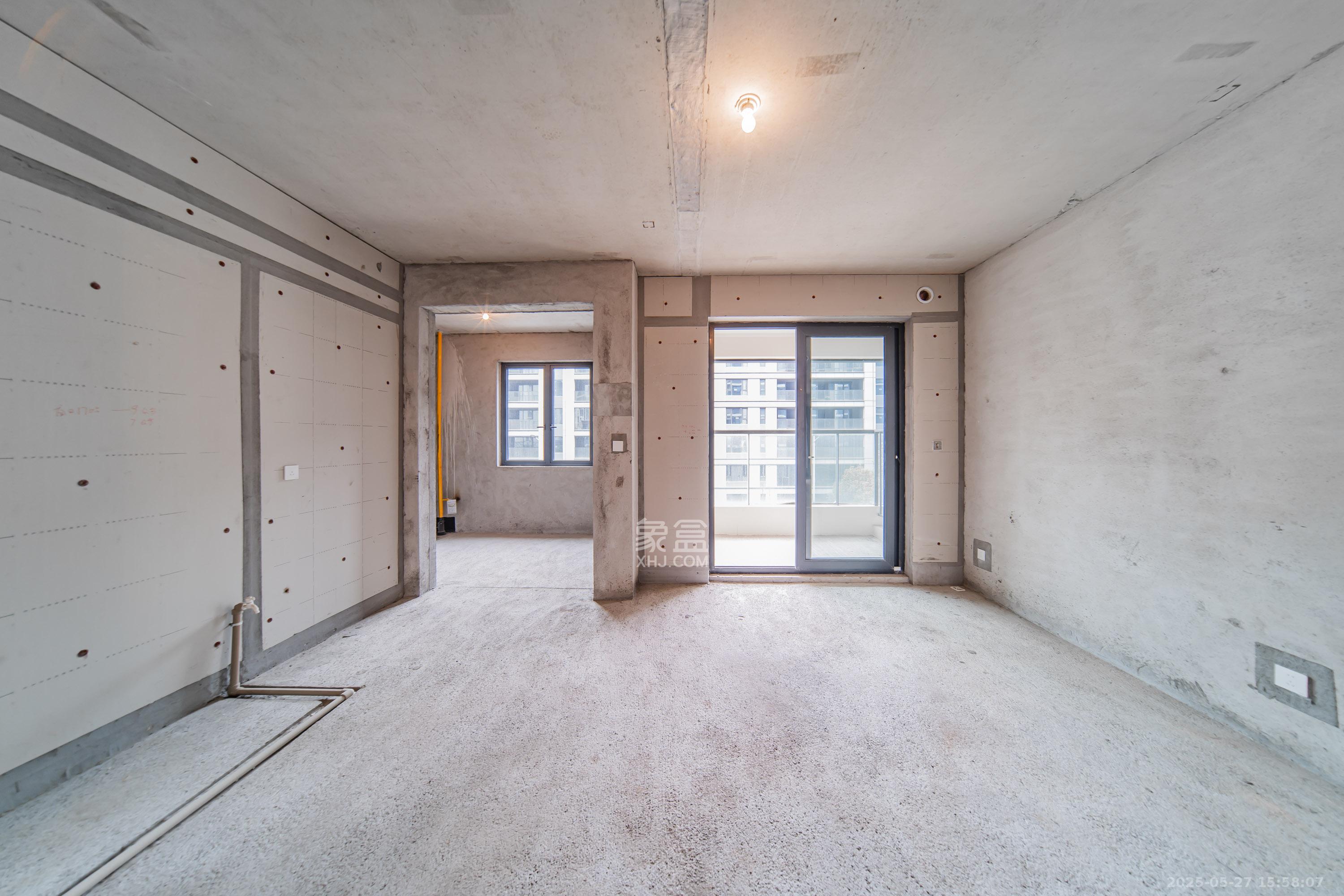 中建钰山湖  4室2厅2卫   352.00万其他