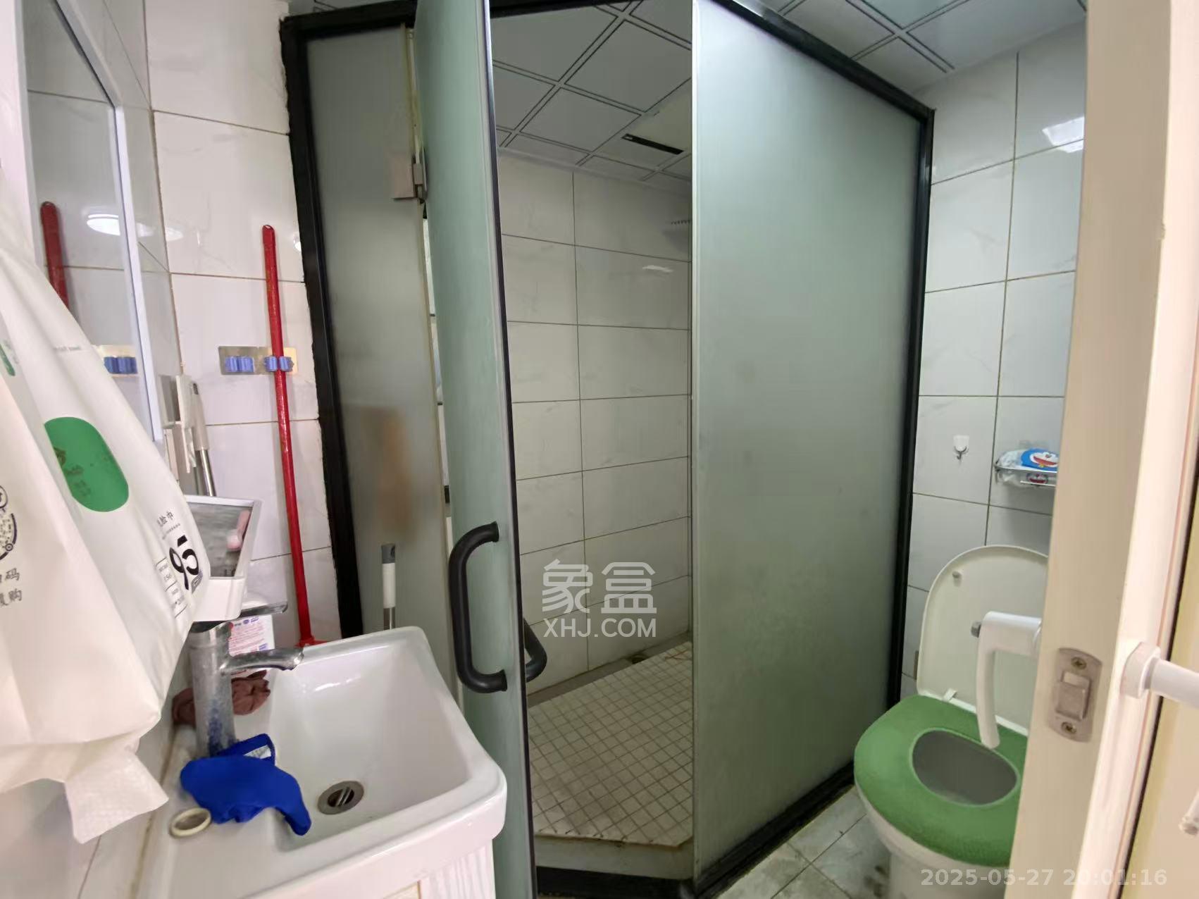 山水湾  3室2厅1卫   2300.00元/月室内图