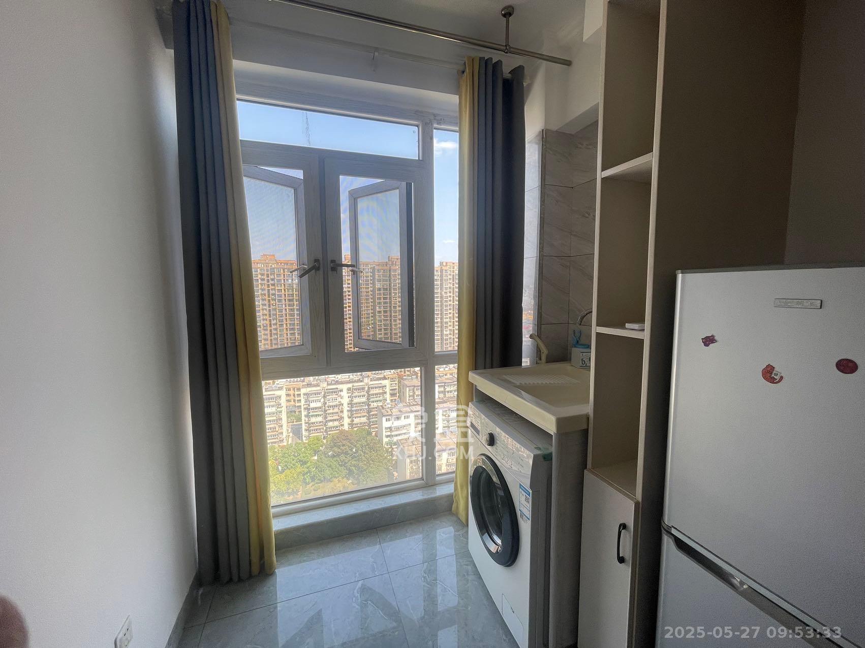 裕天国际商汇中心 1室0厅0卫 1600.0元/月 裕天国际商汇中心 1室0厅0卫 1600.0元/月室内图