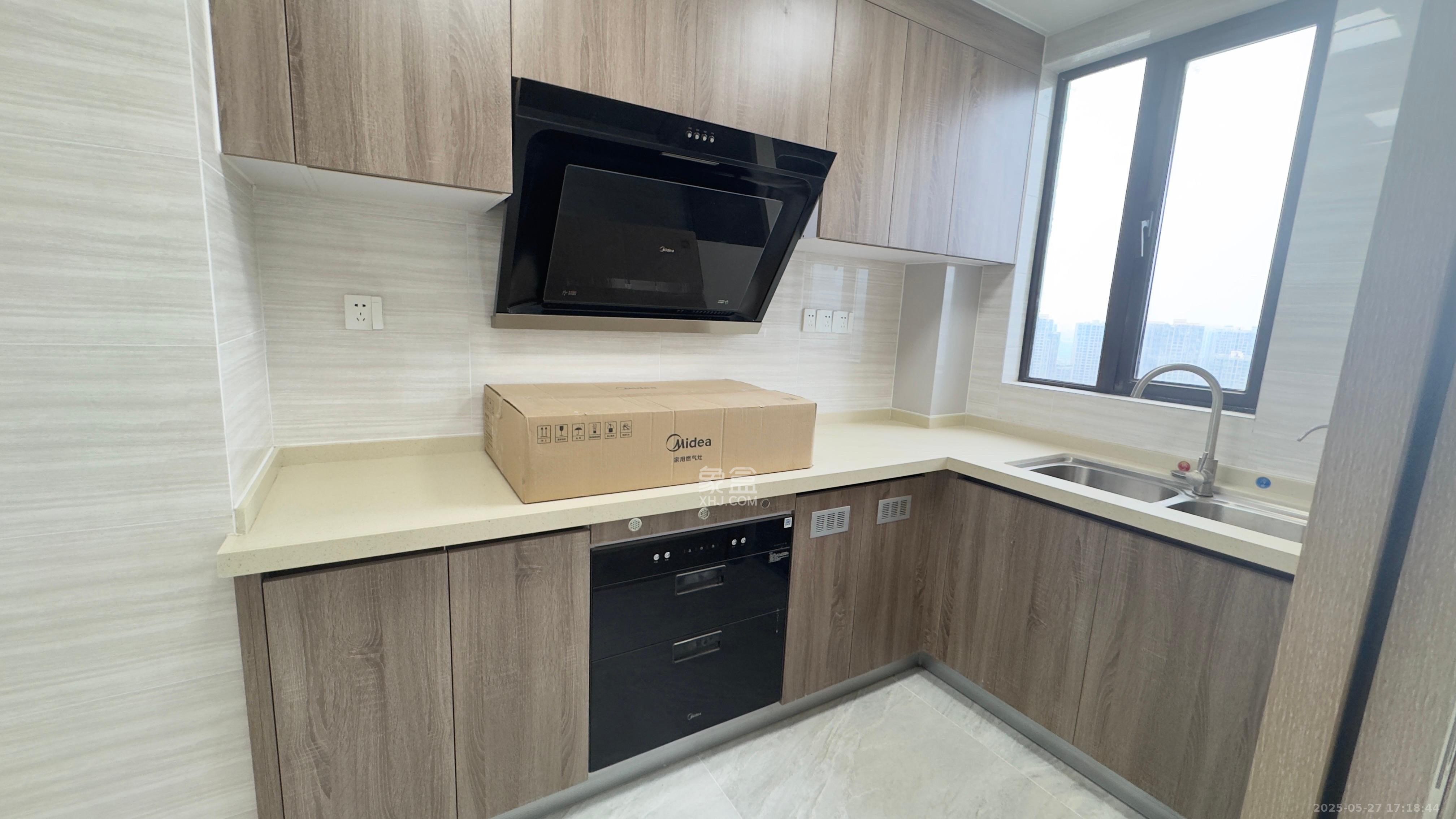 美的莲城首府  4室2厅1卫   1500.00元/月室内图