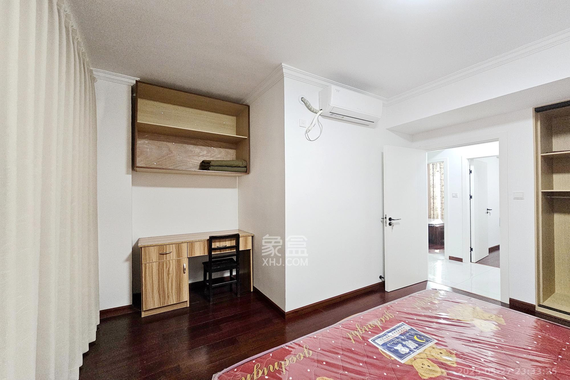 阳光城尚东湾蓝莓苑  3室2厅2卫    125.0万 阳光城尚东湾蓝莓苑  3室2厅2卫    125.0万卧室