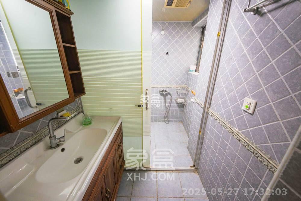 童话里  3室1厅1卫   2200.00元/月室内图