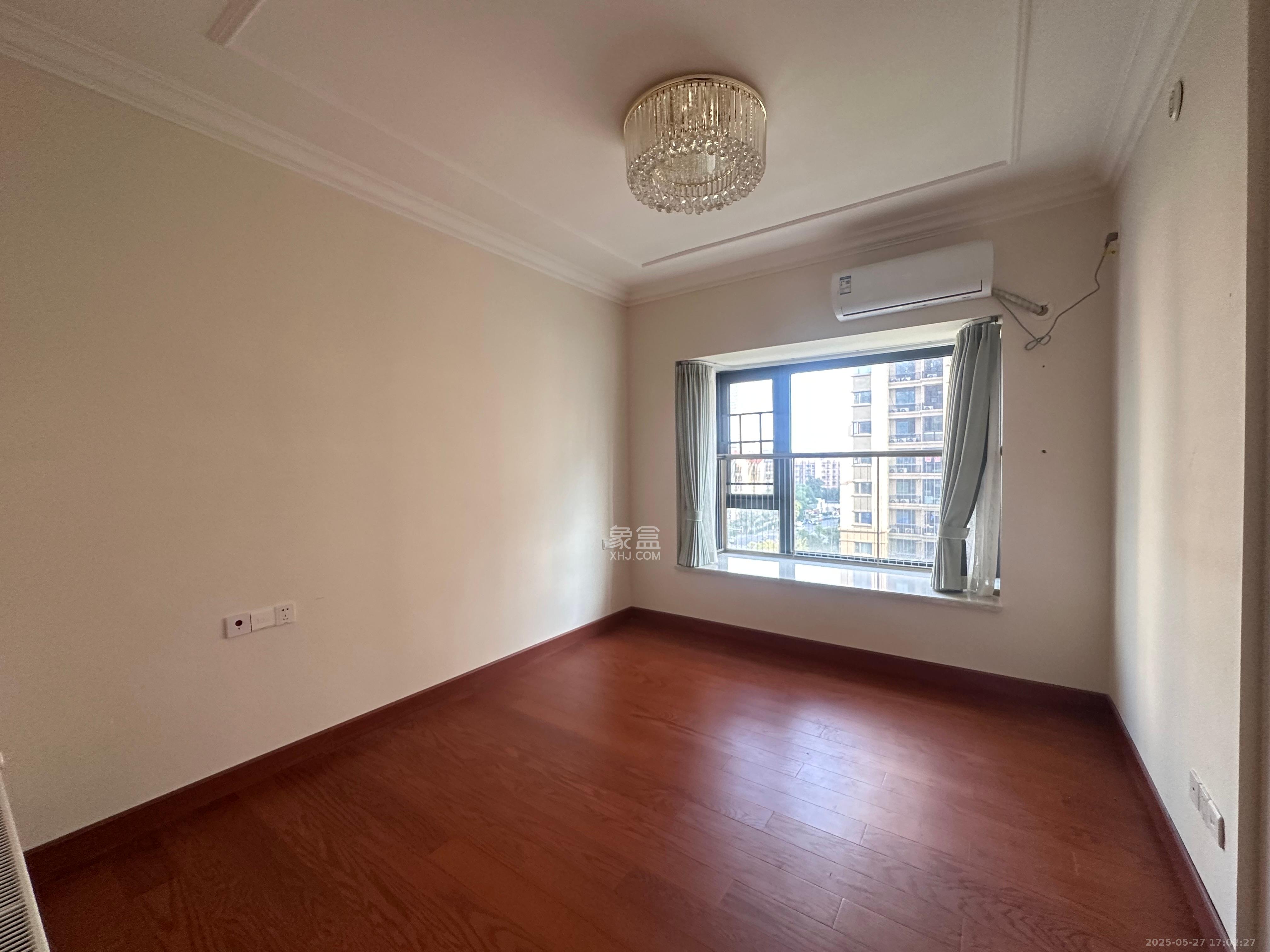 恒大雅苑  3室2厅2卫    3000.0元/月室内图