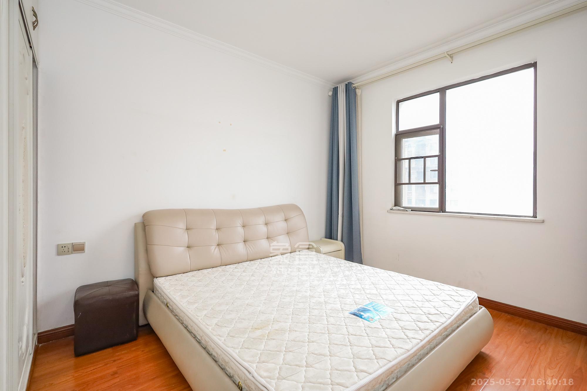 阳光丽城一期 4室2厅1卫 155.0万 阳光丽城一期 4室2厅1卫 155.0万卧室