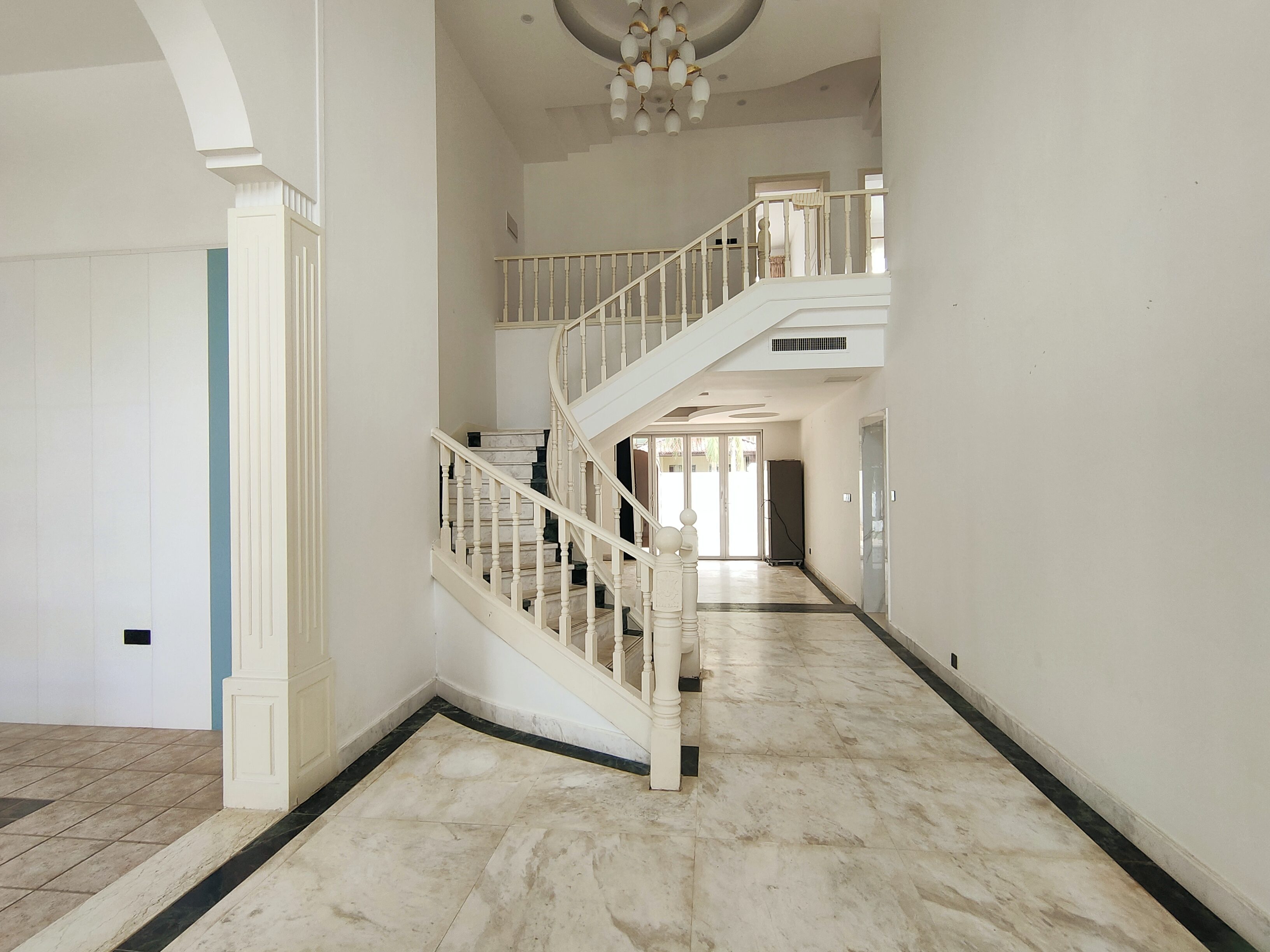 黄金海岸花园 1室2厅1卫 1349.0万 黄金海岸花园 1室2厅1卫 1349.0万室内图