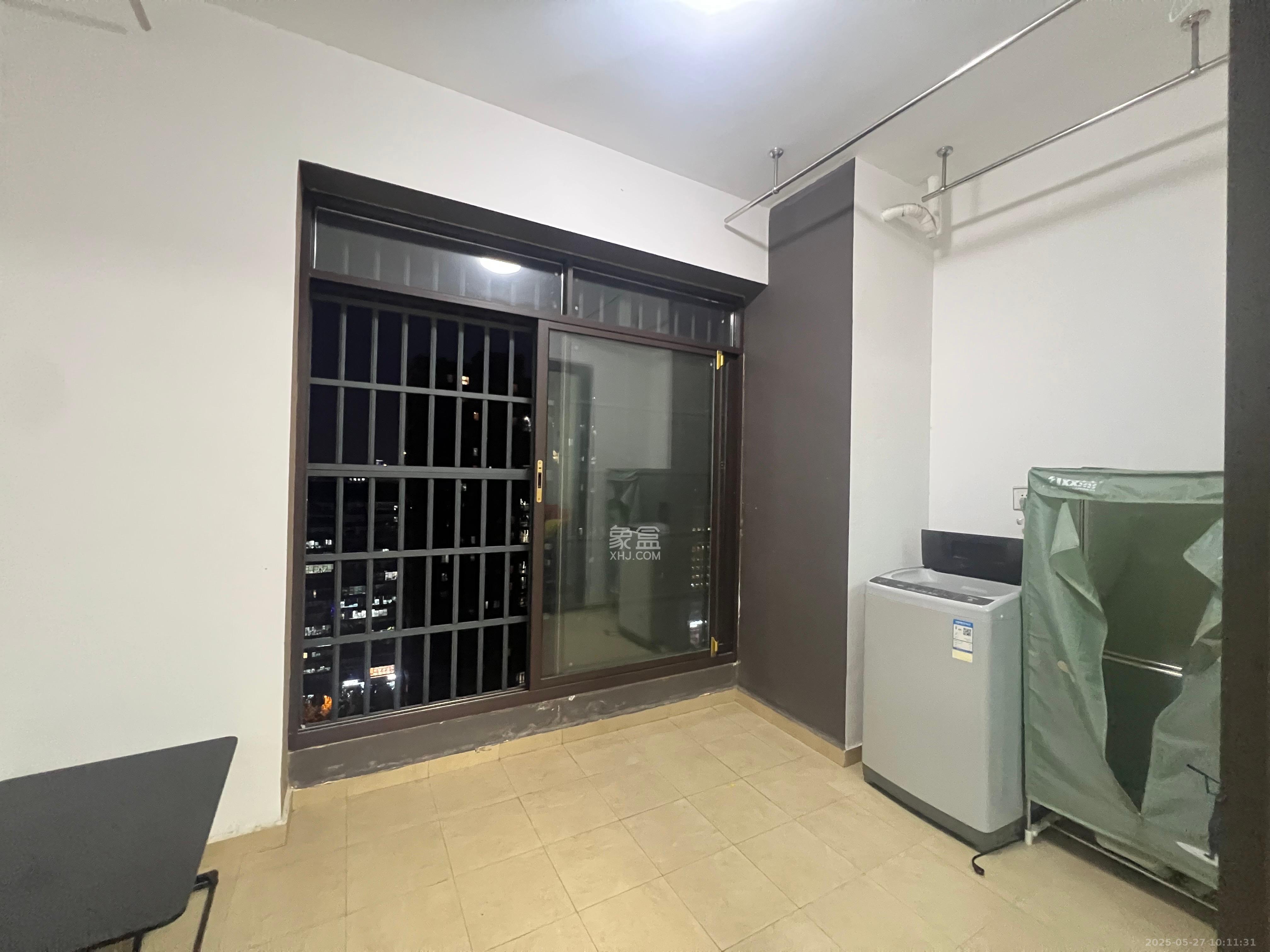 麓谷小镇  3室2厅1卫    2400.0元/月室内图
