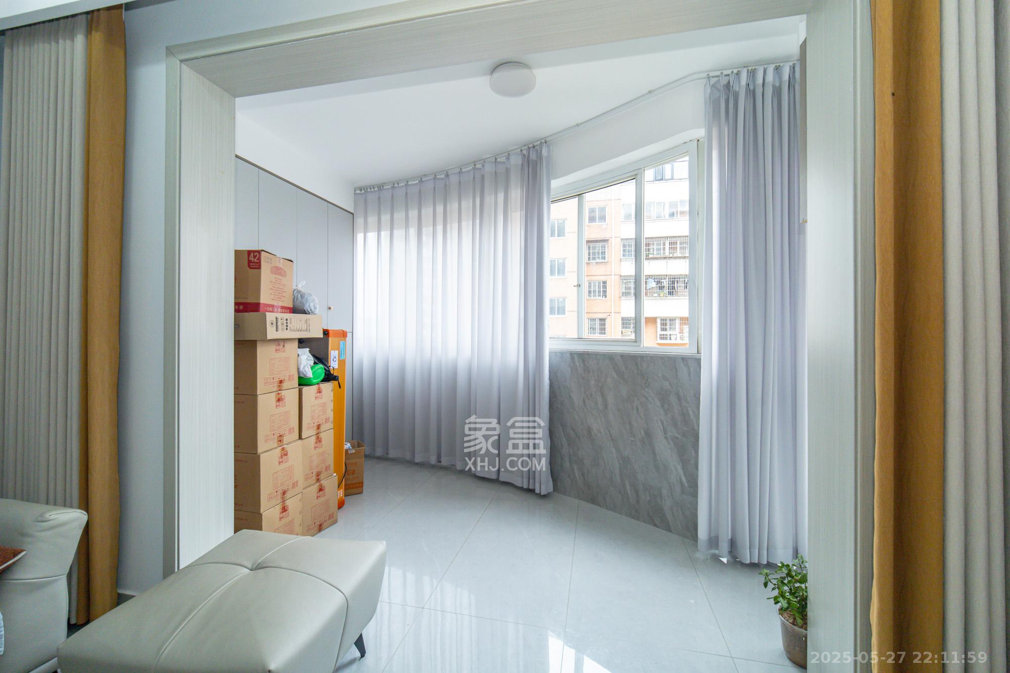 晶华美地 3室2厅2卫 98.0万 晶华美地 3室2厅2卫 98.0万阳台