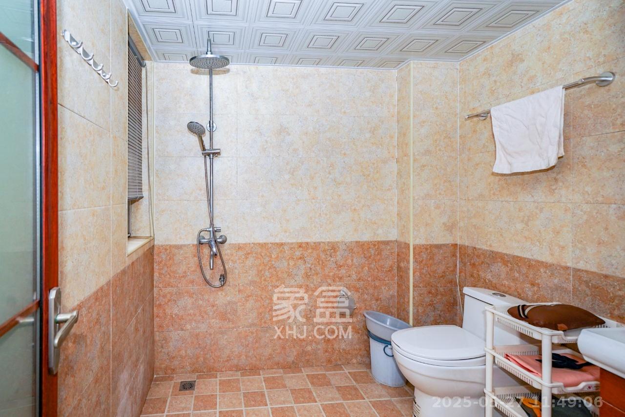 丽发新城 3室2厅2卫 2400.0元/月 丽发新城 3室2厅2卫 2400.0元/月室内图