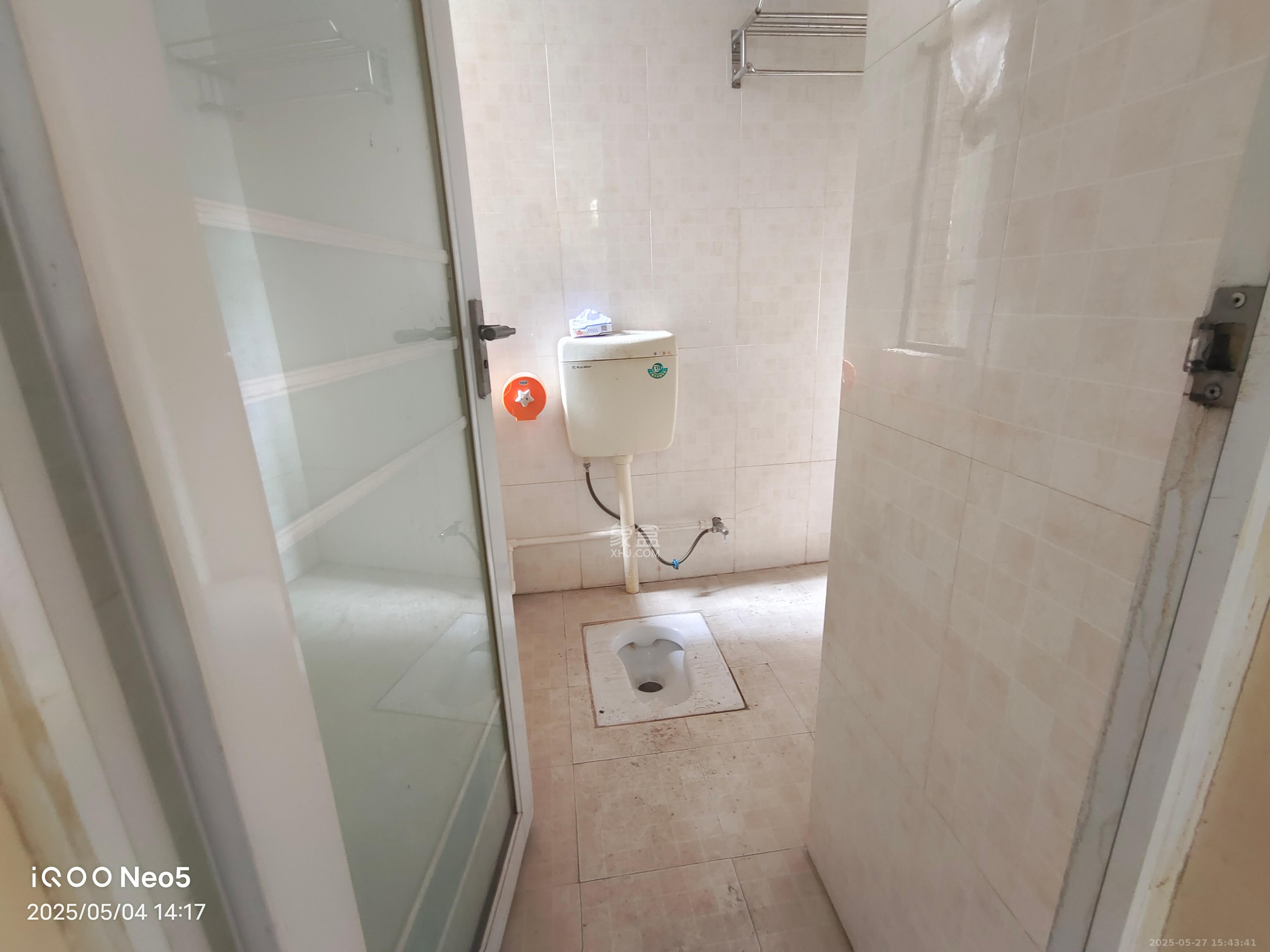 鄱阳小区  3室2厅2卫    2000.0元/月 鄱阳小区  3室2厅2卫    2000.0元/月室内图