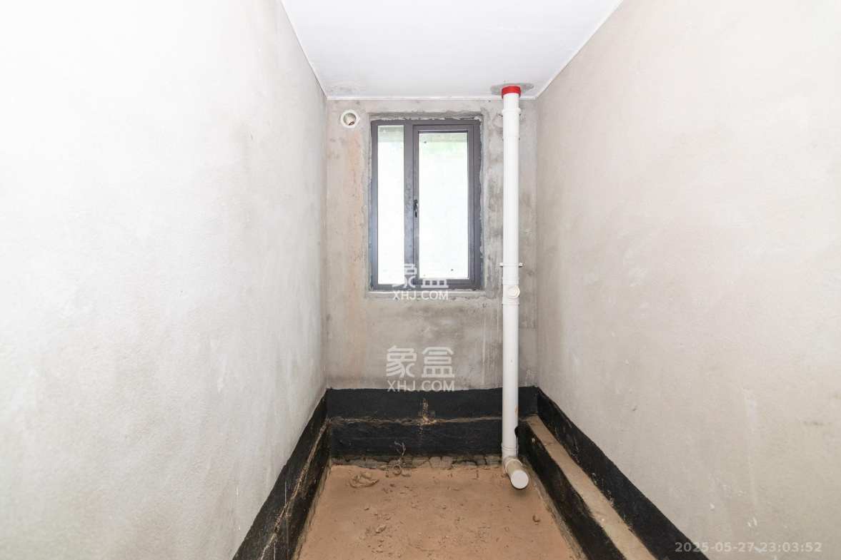 润和谷山郡(悦禧山庄水榭花都) 5室2厅2卫 160.0万 润和谷山郡(悦禧山庄水榭花都) 5室2厅2卫 160.0万卫生间