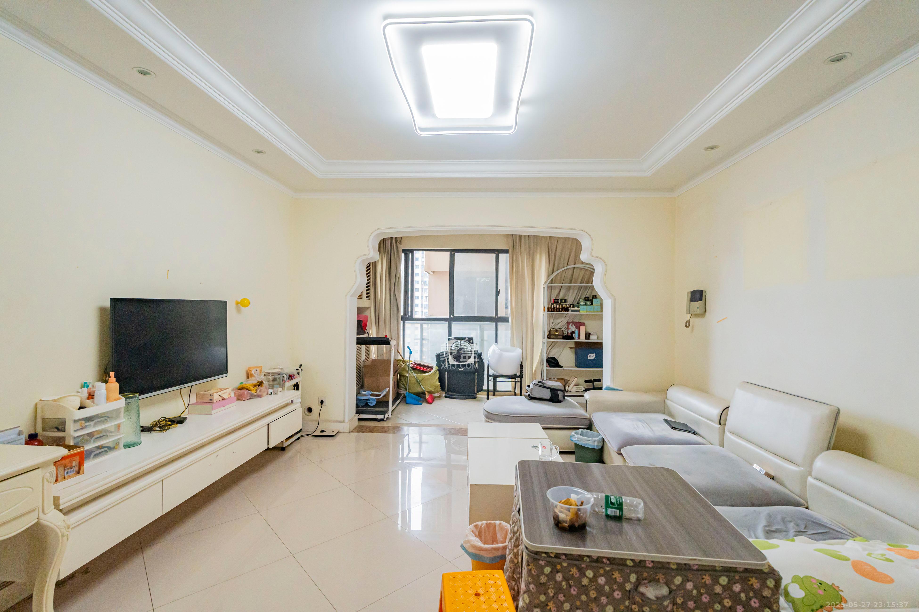 雄新水印廊桥(雄新华府) 2室2厅1卫 70.0万 雄新水印廊桥(雄新华府) 2室2厅1卫 70.0万客厅