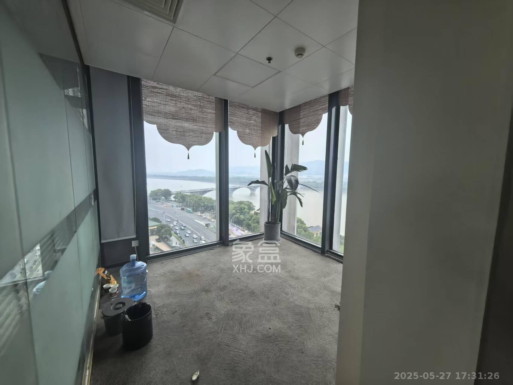 万达广场   290.0㎡     14500.00元/月室内图