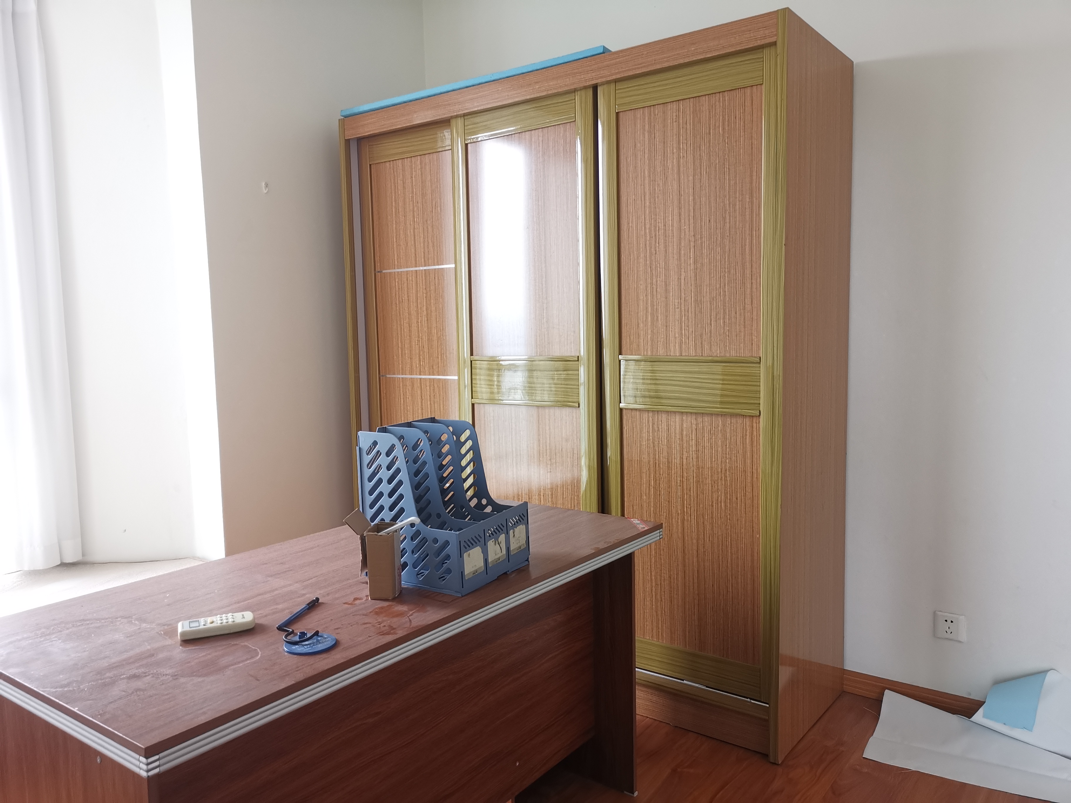 都市春天  3室2厅2卫    2200.0元/月 都市春天  3室2厅2卫    2200.0元/月室内图