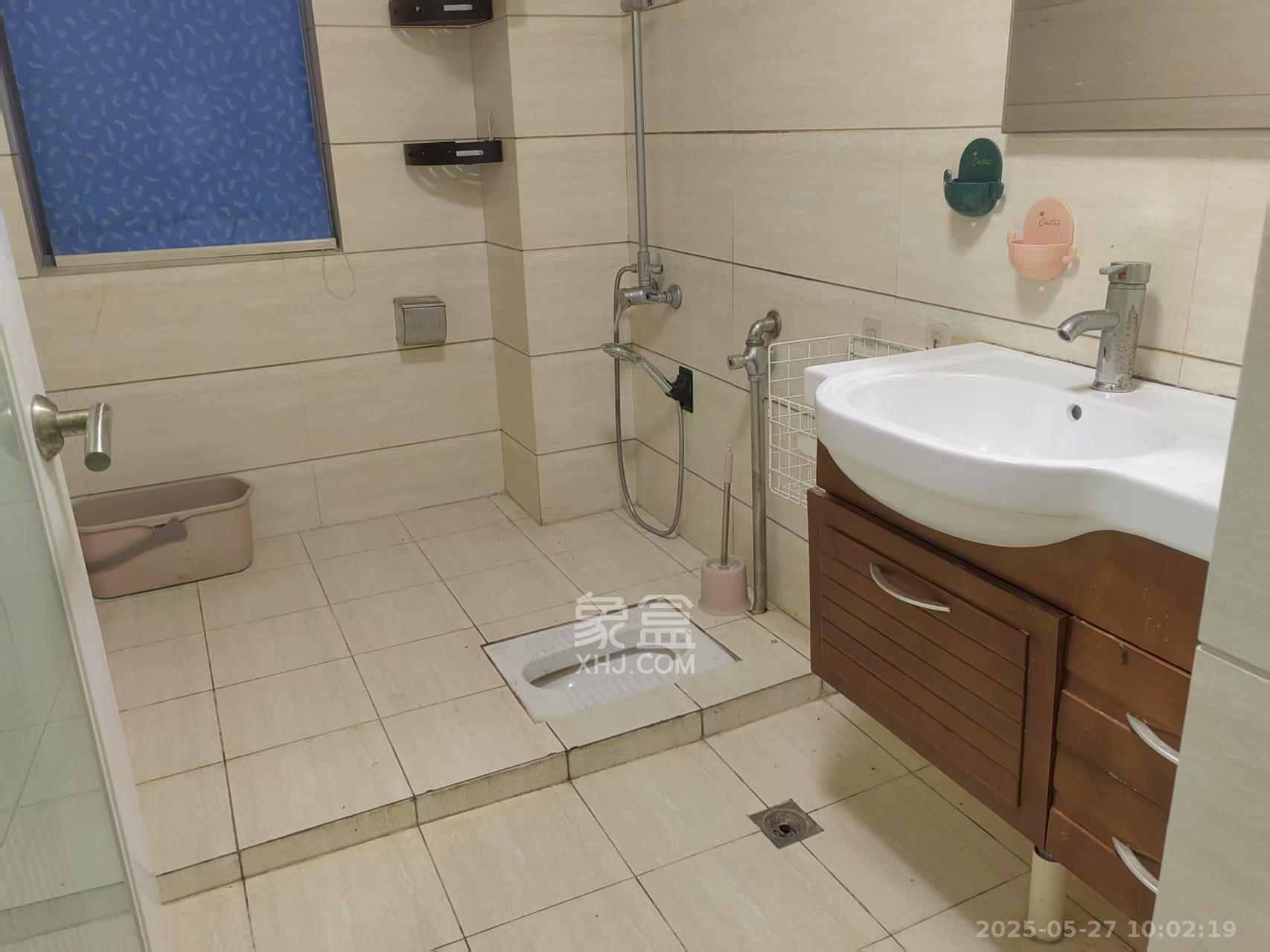 银港水晶城  2室2厅2卫    2200.0元/月室内图