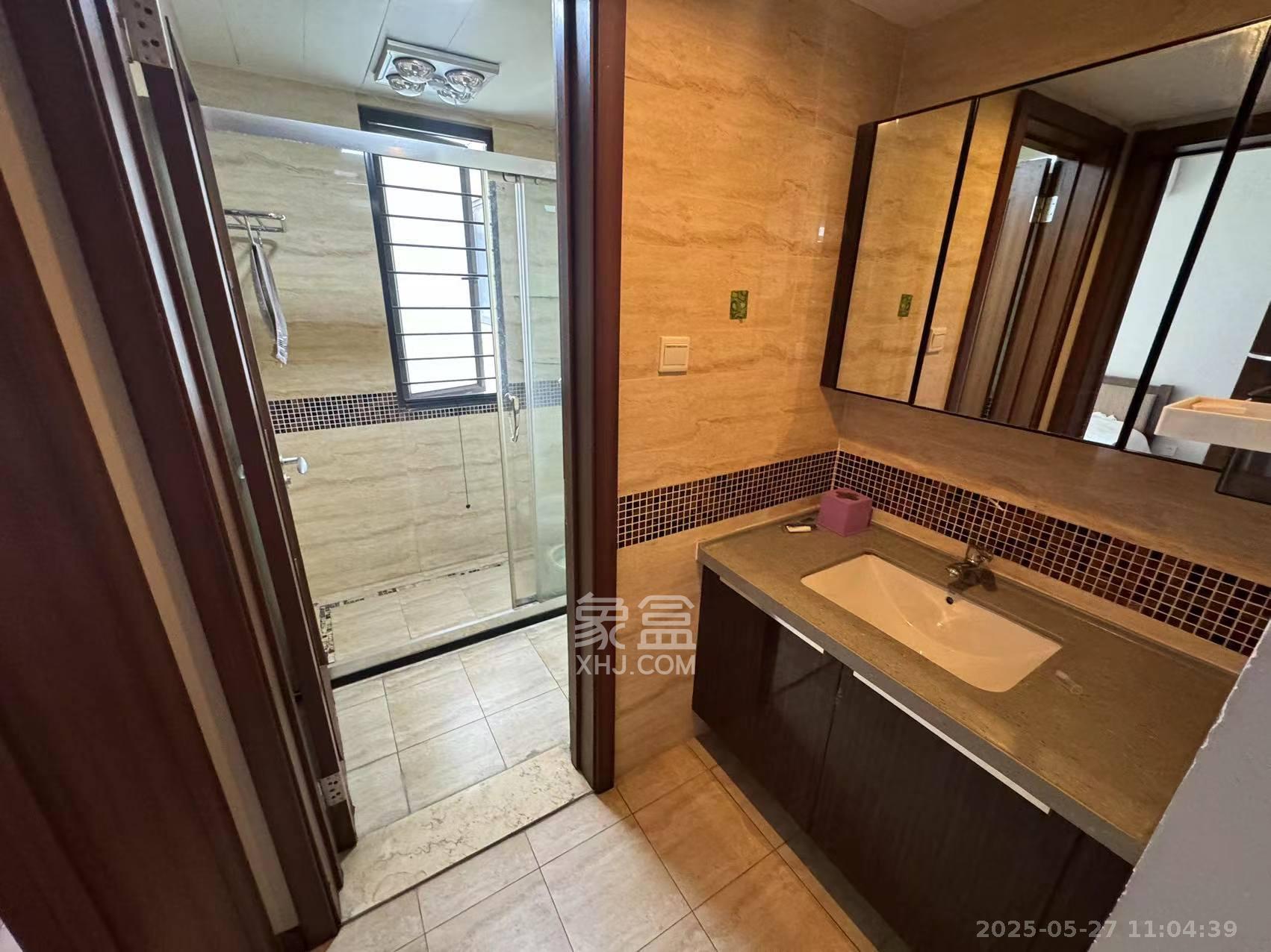 万科金域华府三四期 4室2厅2卫 3500.0元/月 万科金域华府三四期 4室2厅2卫 3500.0元/月室内图