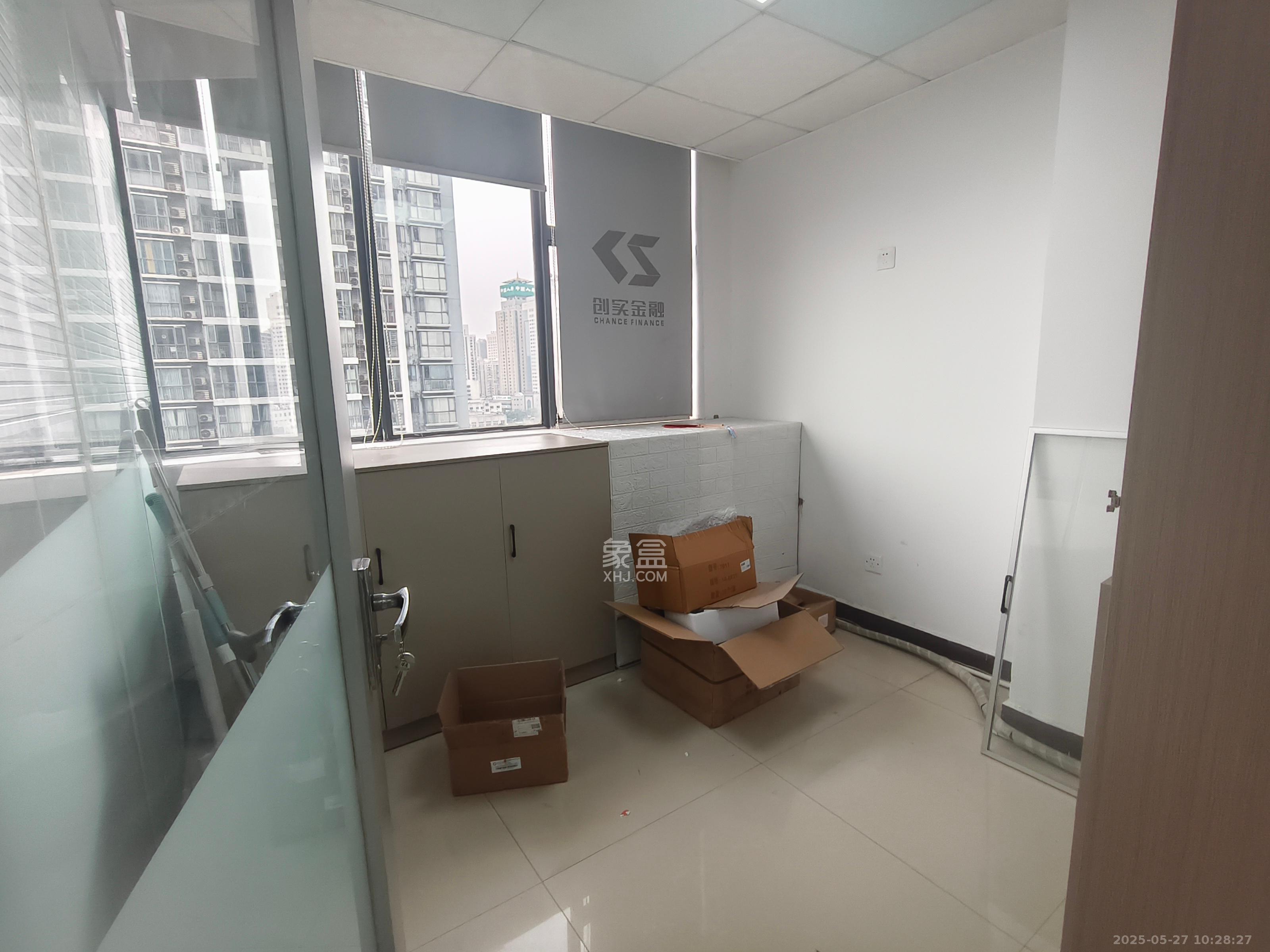 湘域中央 1室0厅0卫 5000.0元/月 湘域中央 1室0厅0卫 5000.0元/月室内图