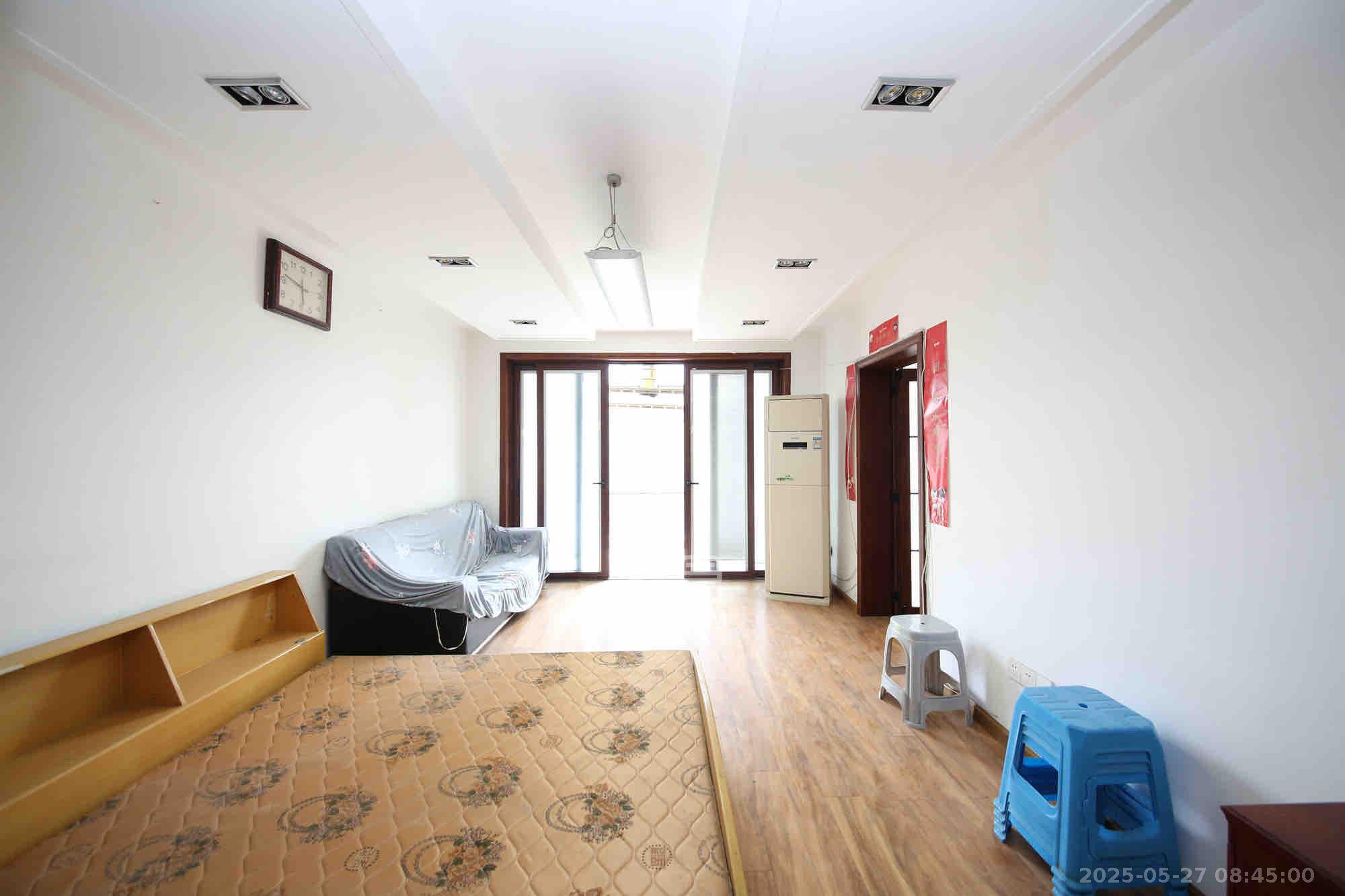 戥子桥散盘  3室1厅1卫    1800.0元/月 戥子桥散盘  3室1厅1卫    1800.0元/月室内图