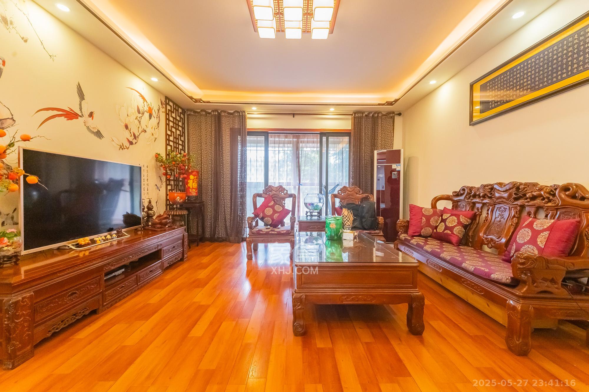 鹏基诺亚山林 4室2厅2卫 145.0万 鹏基诺亚山林 4室2厅2卫 145.0万客厅