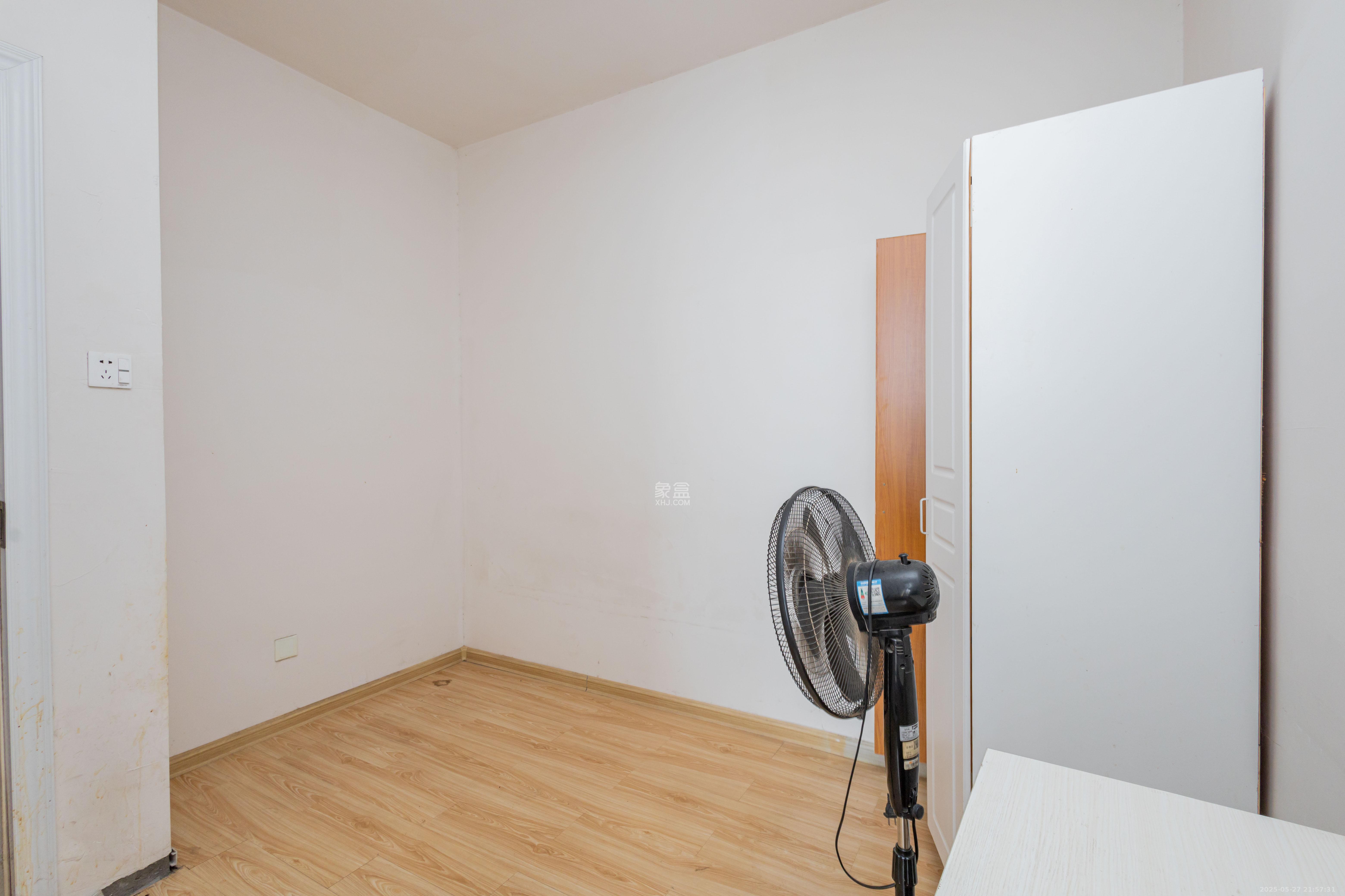 东方美地 3室2厅1卫 59.8万 东方美地 3室2厅1卫 59.8万卧室