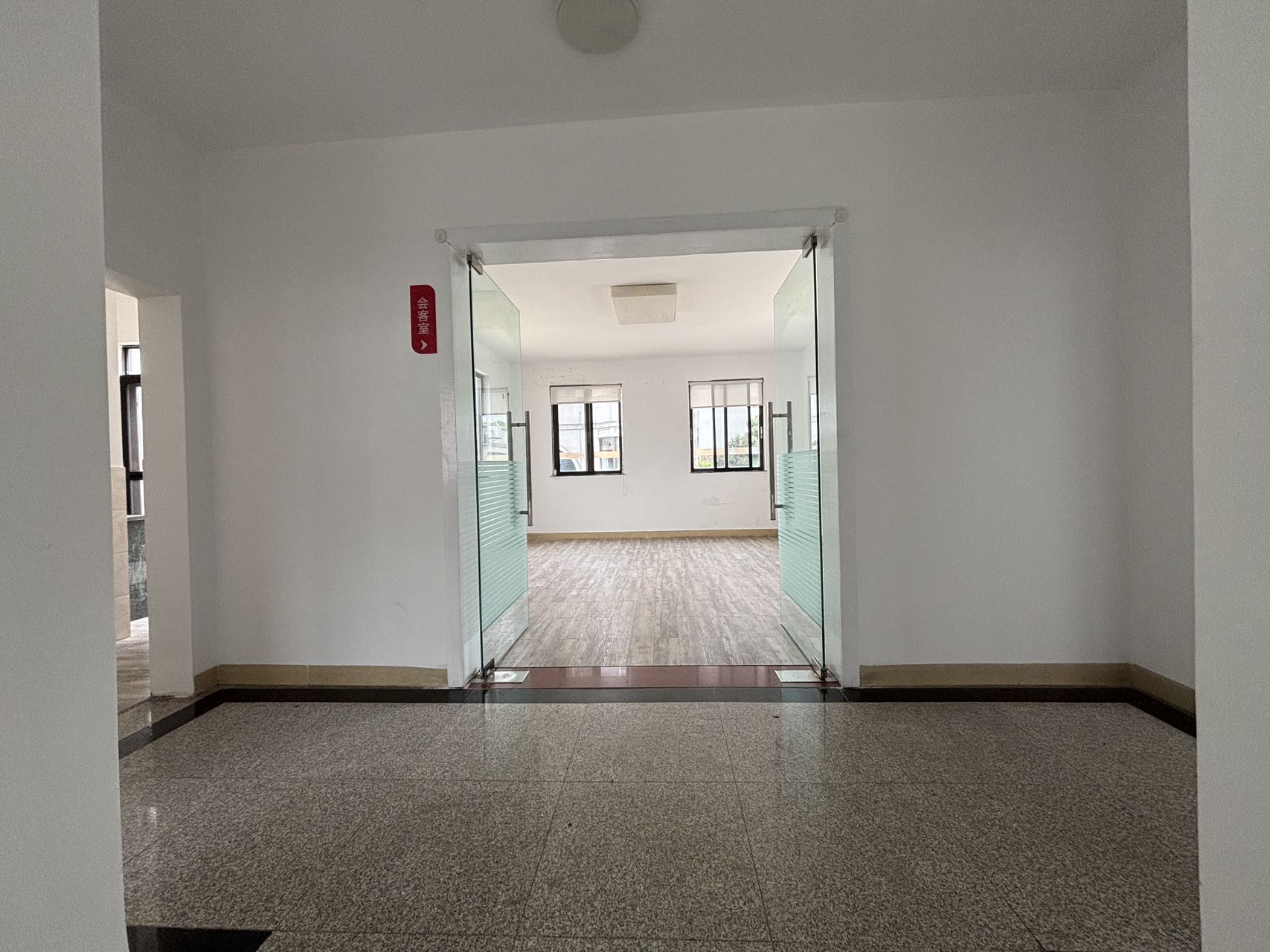 梨园别墅(龙昆南) 8室2厅3卫 16000.0元/月 梨园别墅(龙昆南) 8室2厅3卫 16000.0元/月室内图