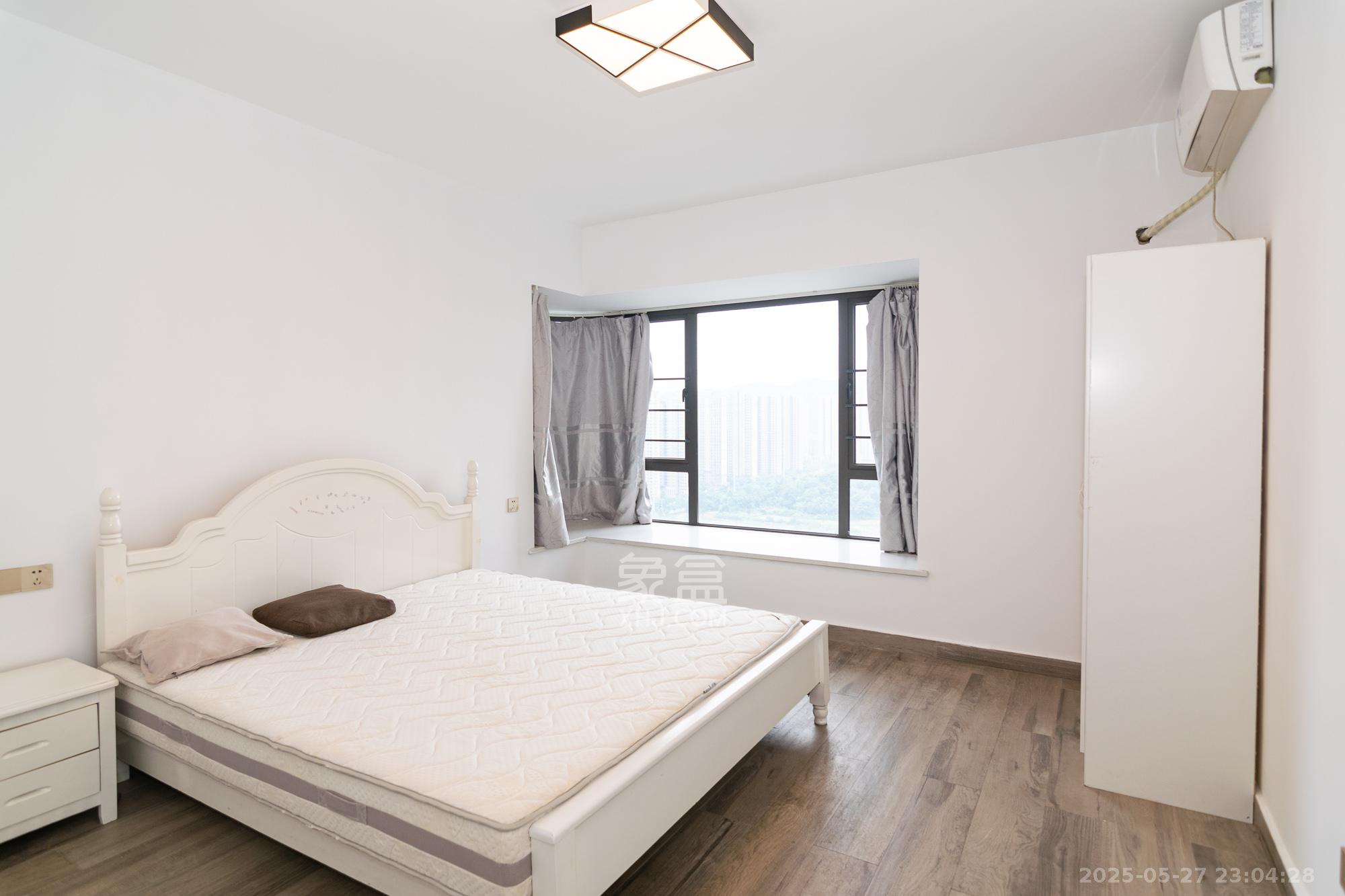 润和美郡(润和紫郡五期) 5室2厅2卫 108.0万 润和美郡(润和紫郡五期) 5室2厅2卫 108.0万卧室