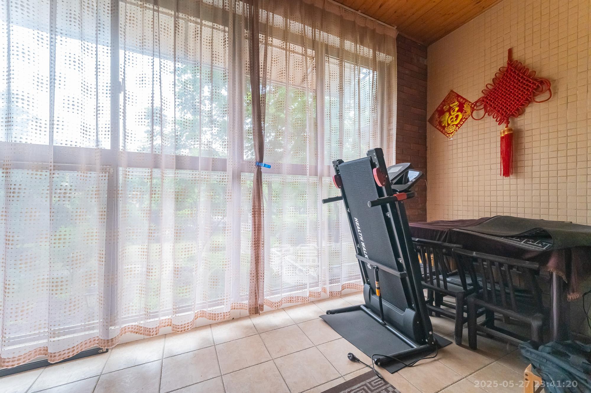 鹏基诺亚山林 4室2厅2卫 145.0万 鹏基诺亚山林 4室2厅2卫 145.0万阳台