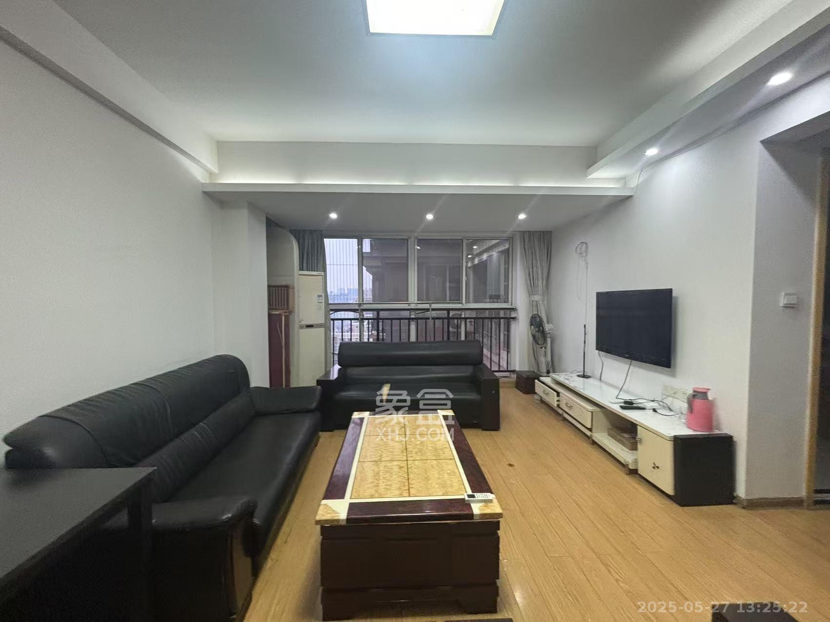上河国际C区  3室2厅2卫   2600.00元/月室内图1