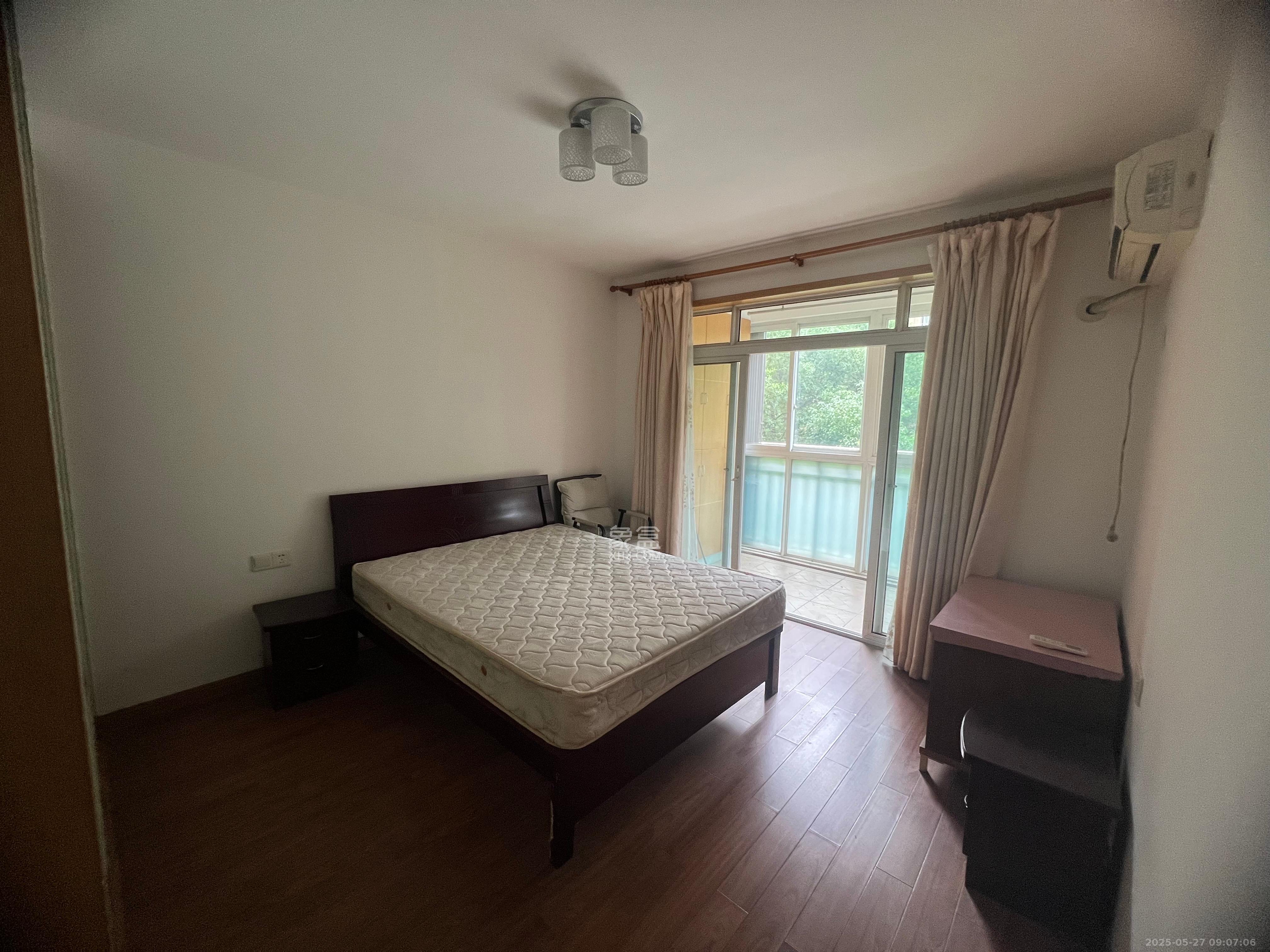 东岸锦城(东方人家)  3室2厅1卫   1800.00元/月室内图