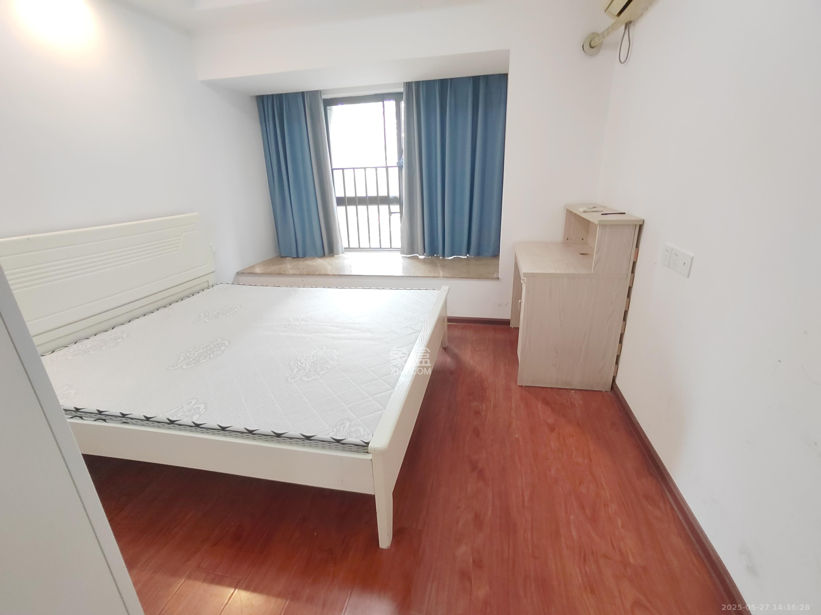 绿地中央广场  3室2厅2卫    3300.0元/月 绿地中央广场  3室2厅2卫    3300.0元/月室内图