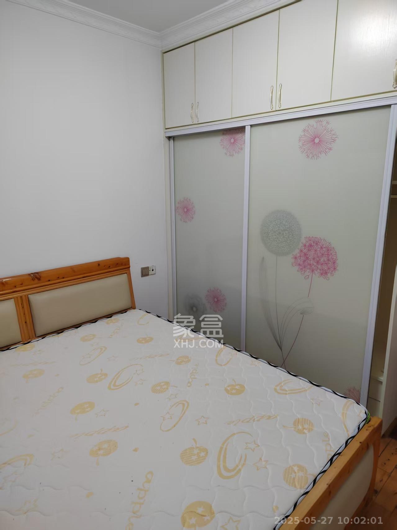 卓越蔚蓝海岸三期  2室2厅1卫   2000.00元/月室内图