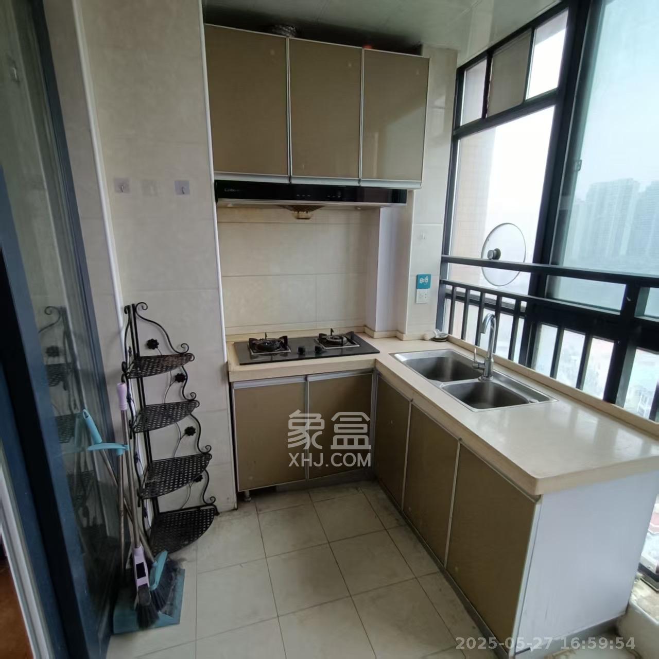 山水湾  1室1厅1卫   1300.00元/月室内图