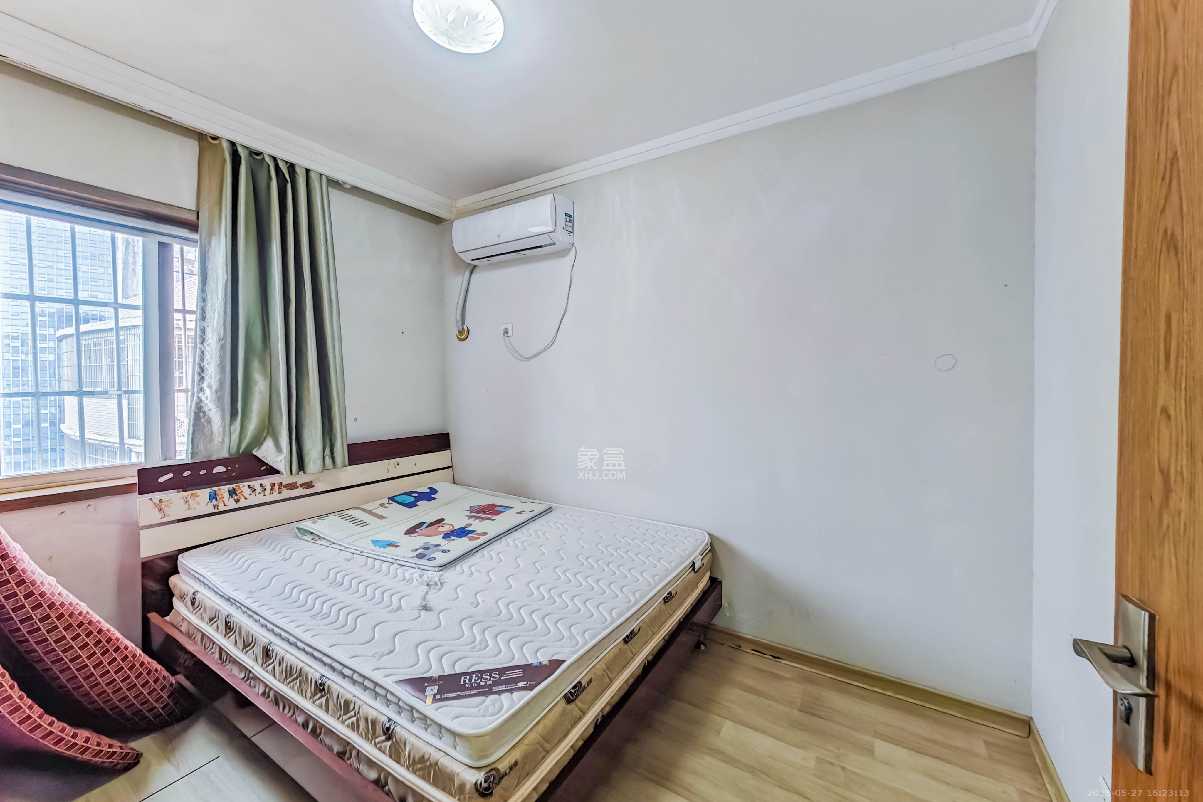 鑫兴佳园  2室2厅1卫    73.0万 鑫兴佳园  2室2厅1卫    73.0万卧室